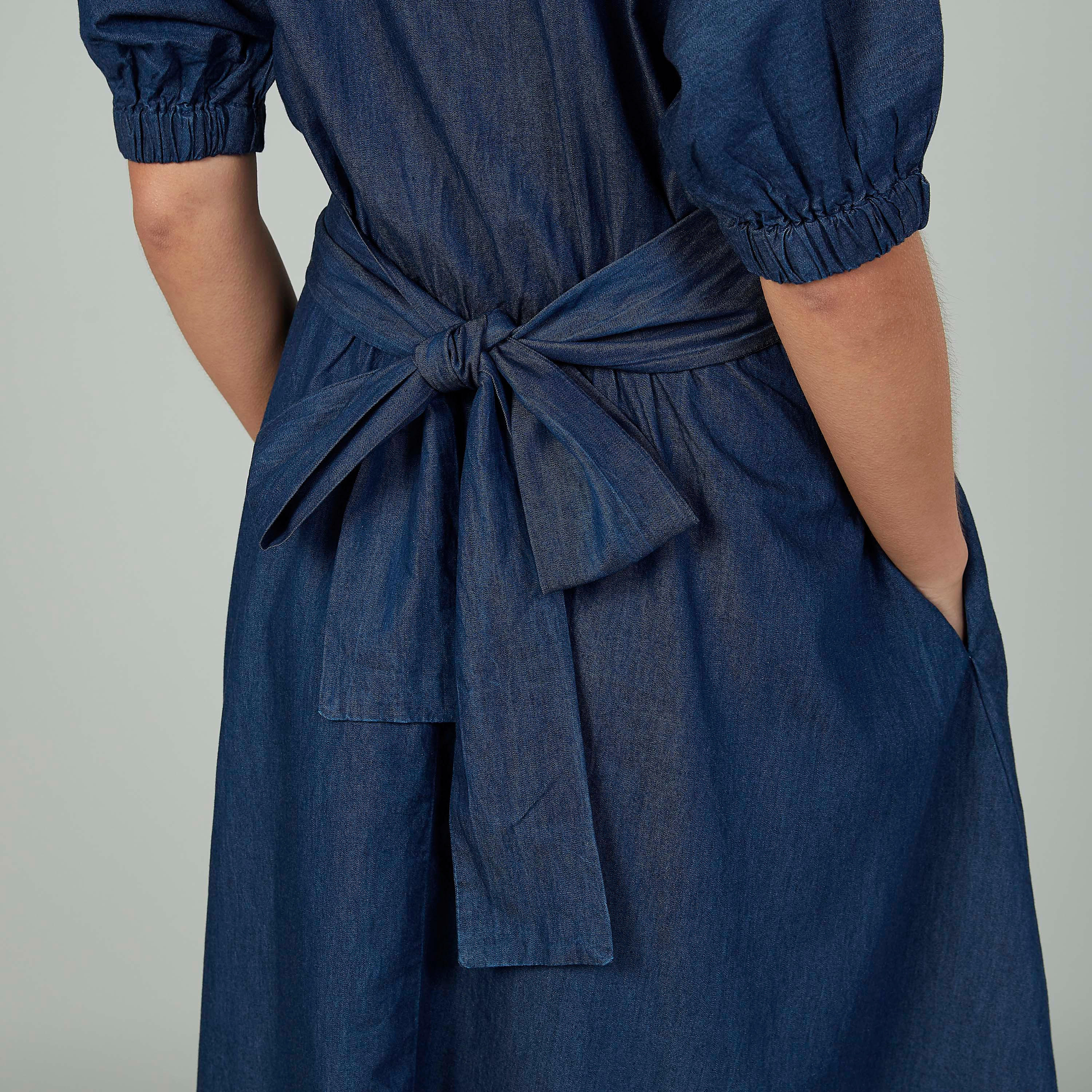 فستان إيه لاين سادة متوسط الطول بياقة مستديرة وأكمام قصيرة-women-clothing-dresses-image-3