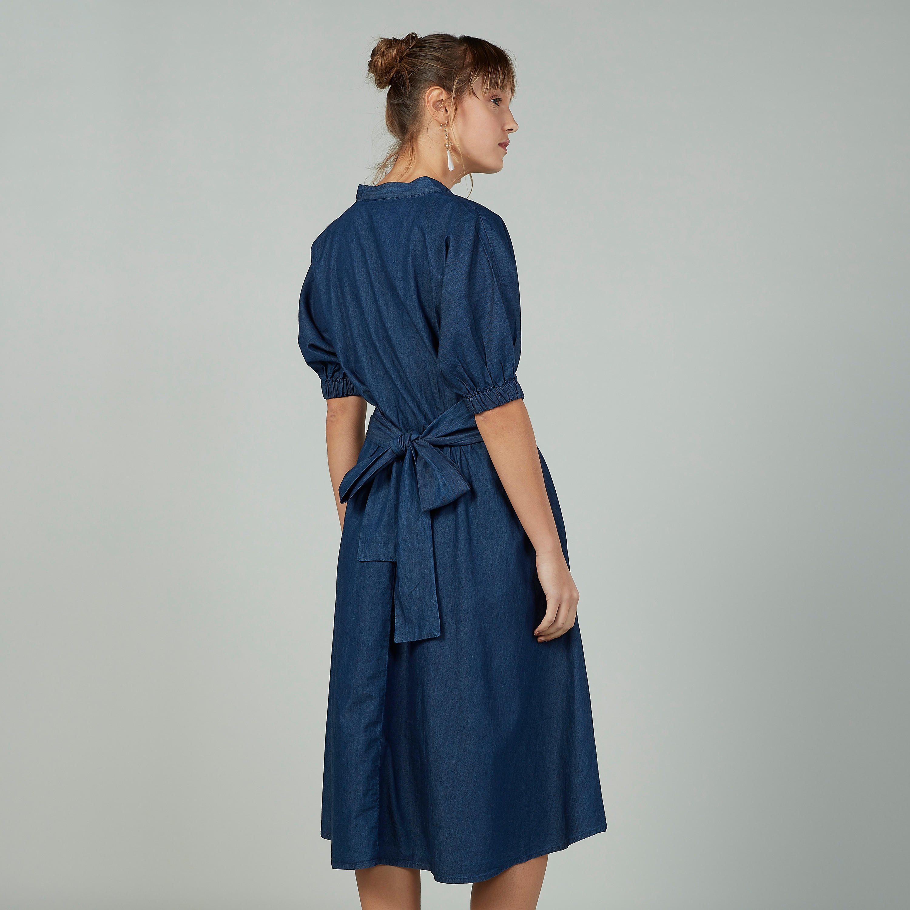فستان إيه لاين سادة متوسط الطول بياقة مستديرة وأكمام قصيرة-women-clothing-dresses-image-4