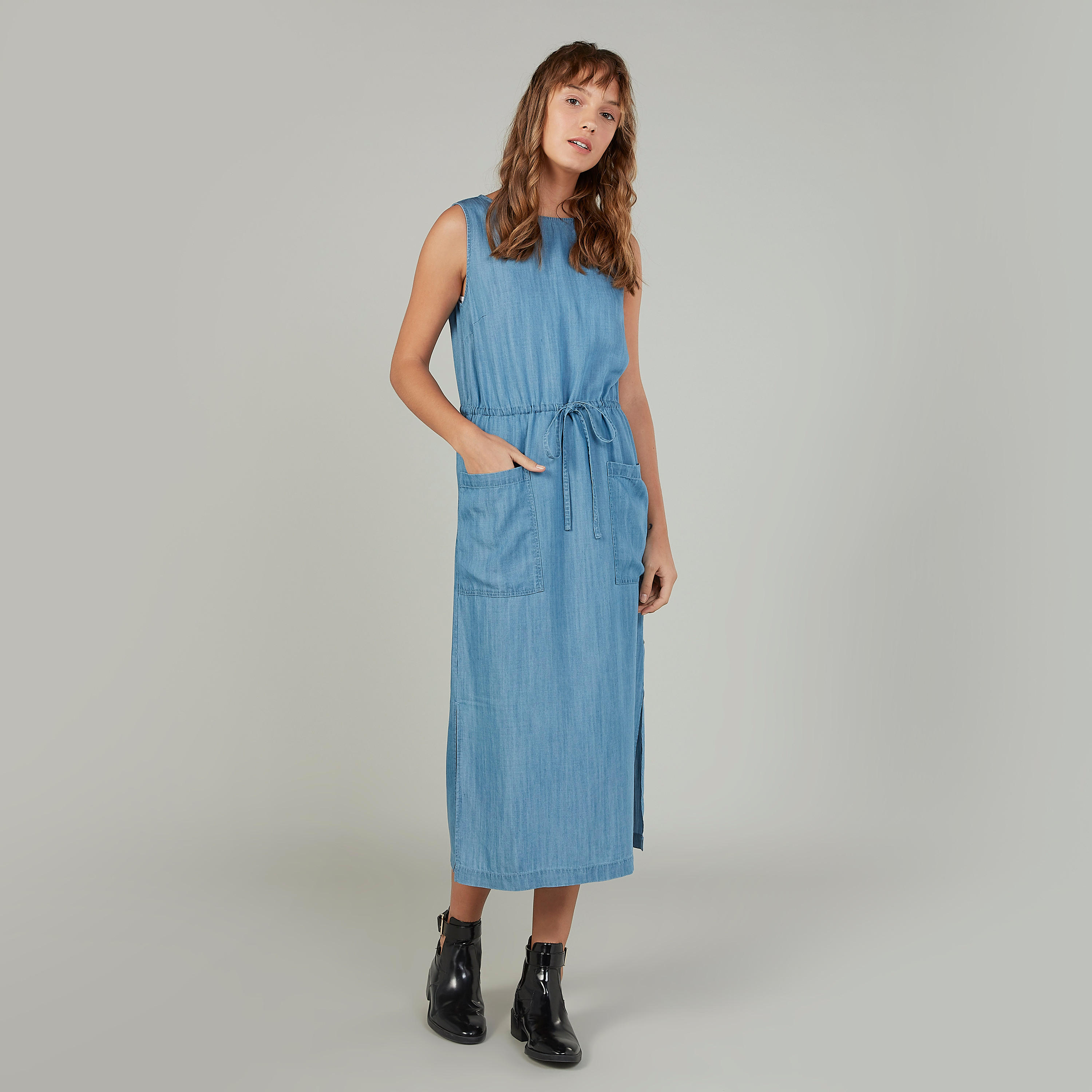 فستان مستدام دينم سادة واسع متوسط الطول بجيوب من لي كوبر-women-clothing-dresses-image-2