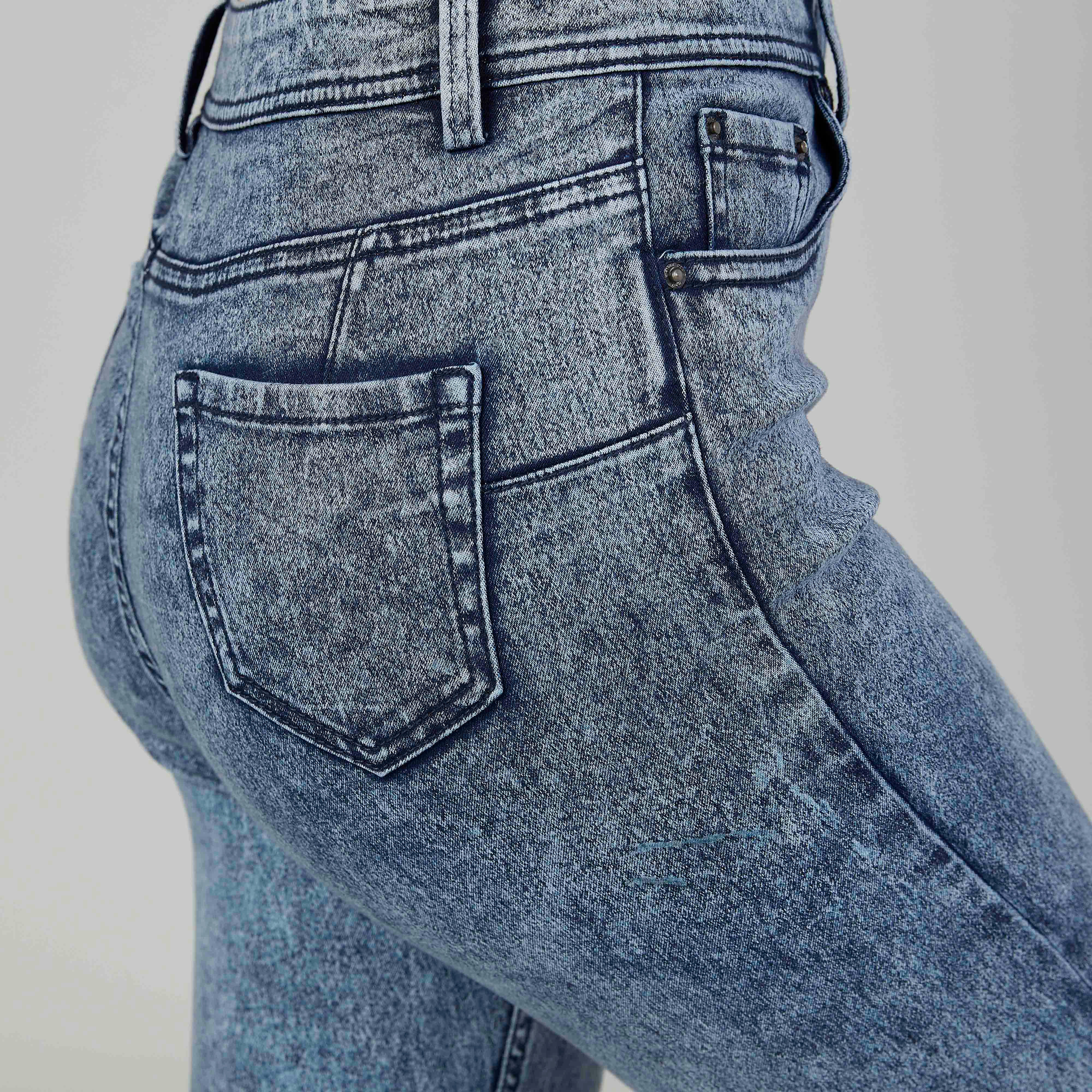 بنطلون جينز سكيني بارز الملمس بخصر مرتفع وجيوب وحلقات للحزام-women-clothing-bottoms-jeans-image-3