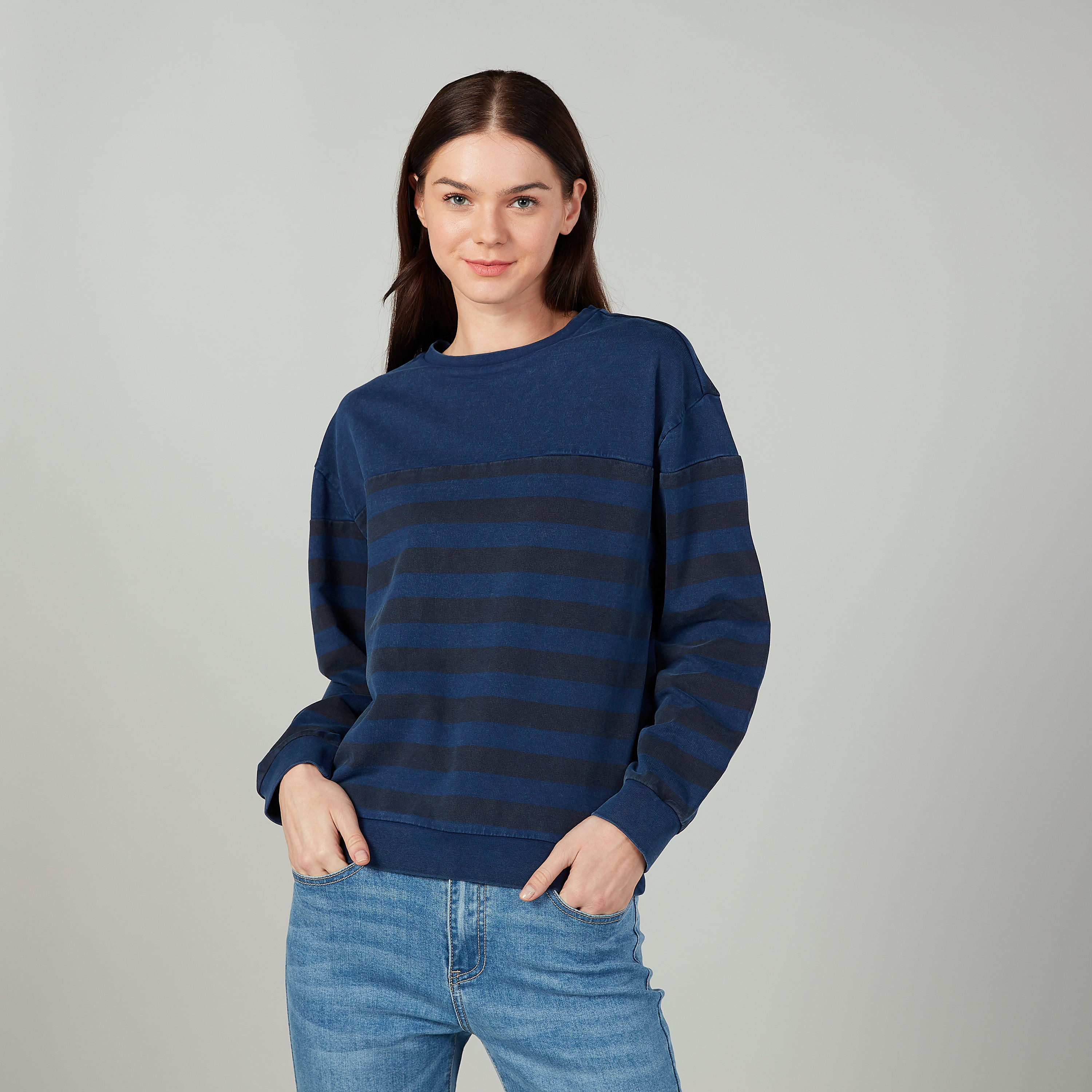 سويت شيرت مخطّط بياقة مستديرة وأكمام طويلة-women-winterwear-hoodiesandsweatshirts-hoodies-image-1