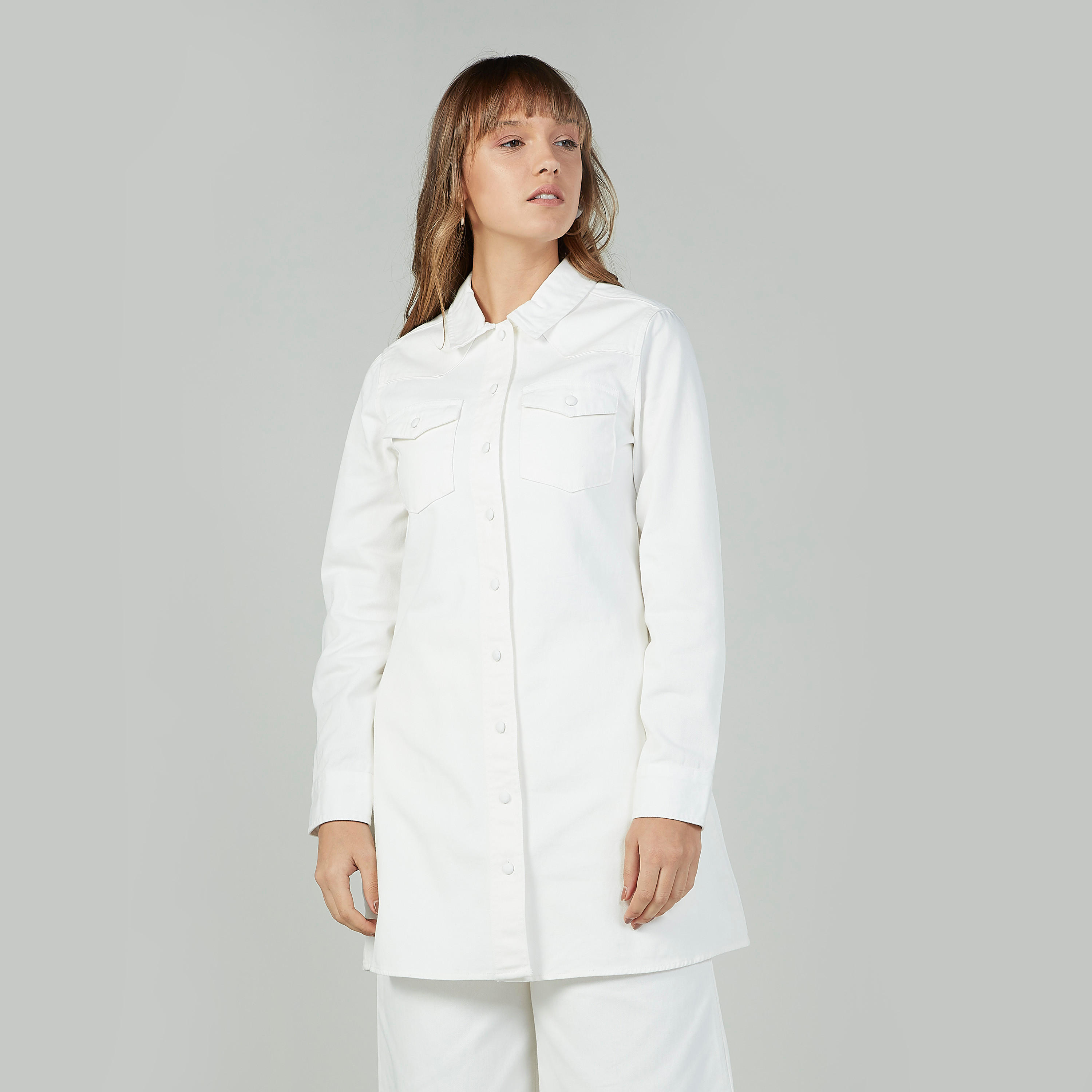 قميص طويل فضفاض سادة بياقة عاديّة وأكمام طويلة-women-clothing-shirtsandblouses-shirts-image-1