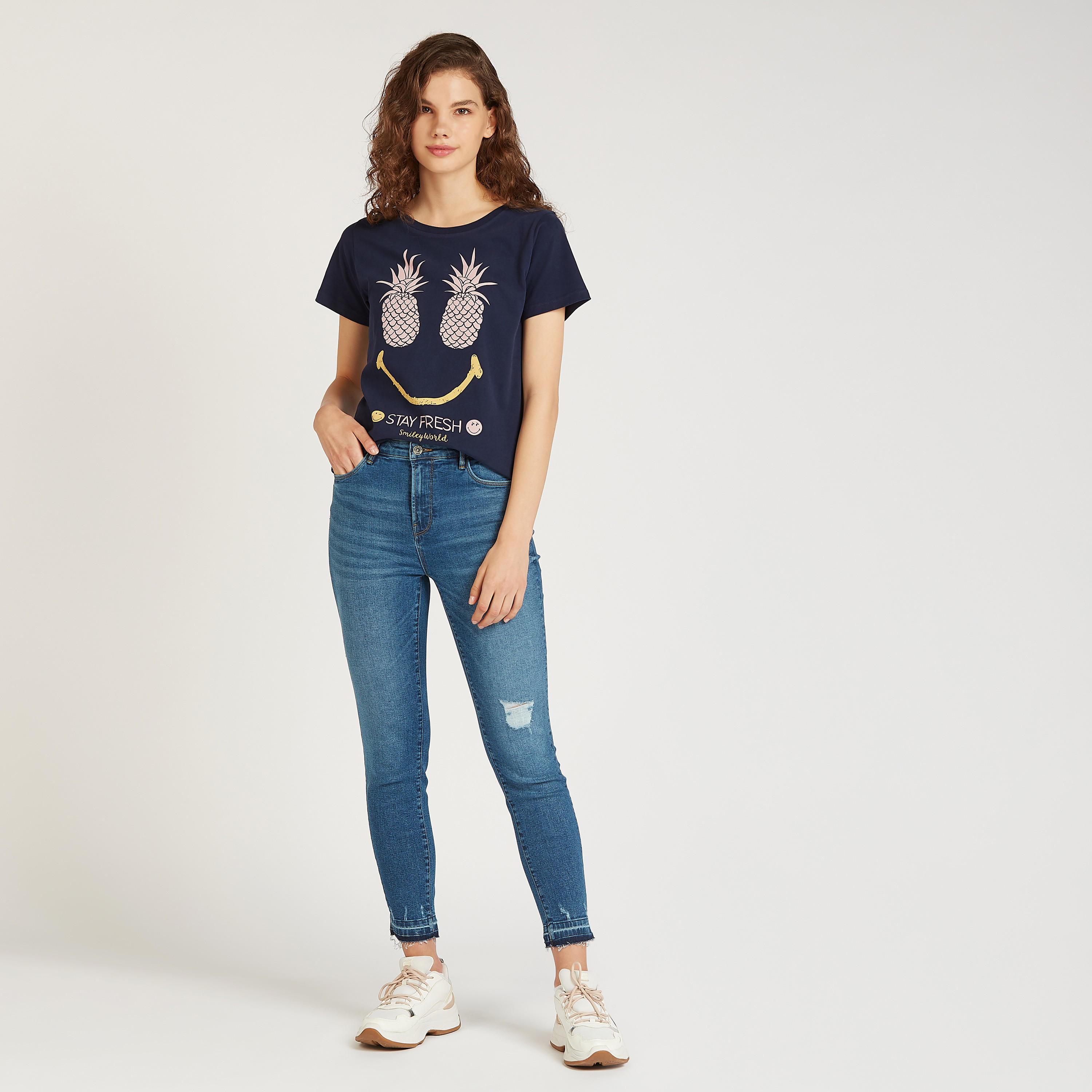 بنطلون جينز ممزق بجيوب وحلقات للحزام-women-clothing-bottoms-jeans-image-4