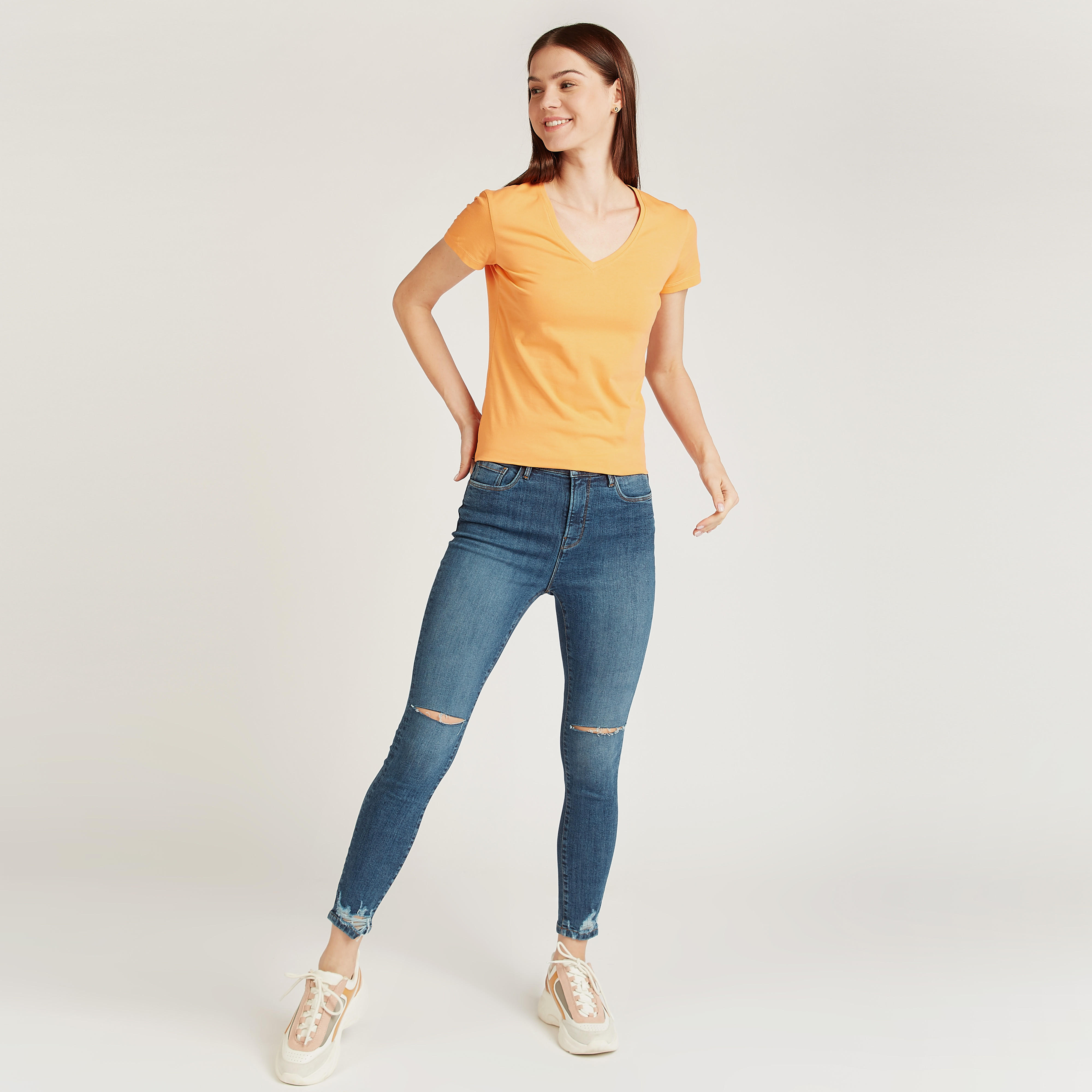 بنطلون جينز طويل ممزّق بجيوب وعراوي-women-clothing-bottoms-jeans-image-2