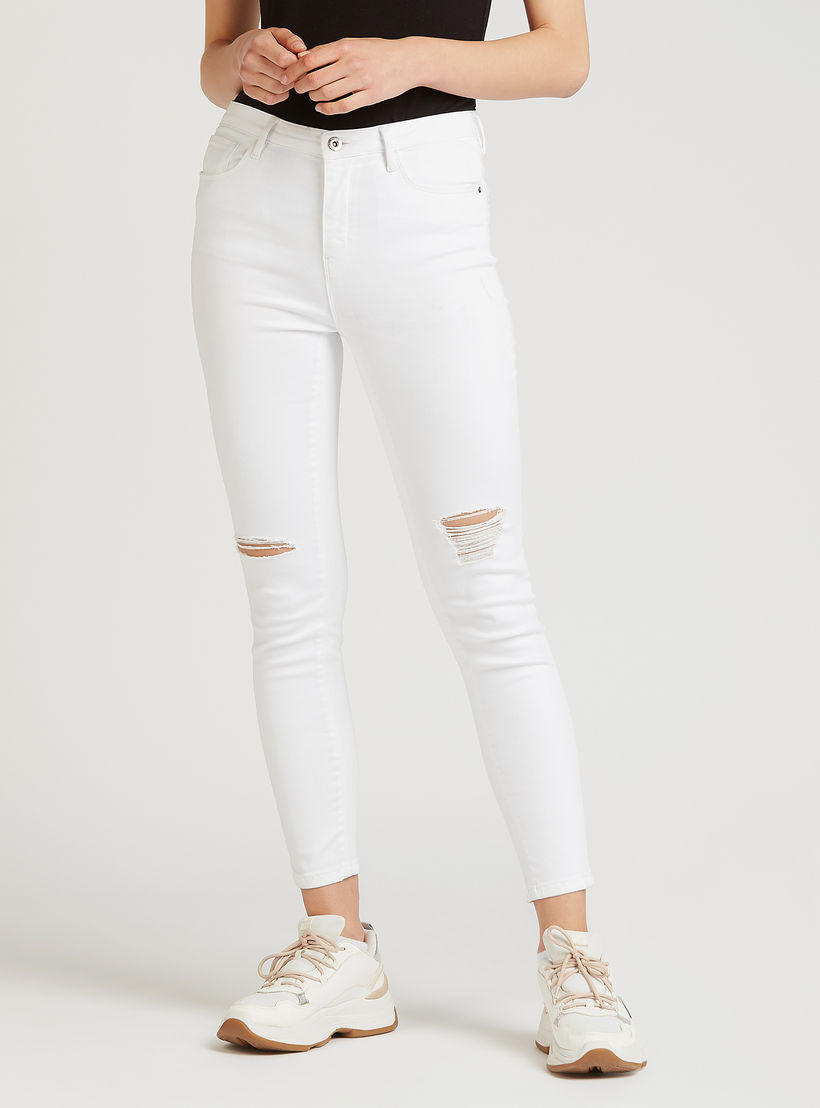 بنطلون جينز طويل ممزق بخصرمتوسط الإرتفاع بجيوب وحلقات للحزام-women-clothing-bottoms-jeans-image-5