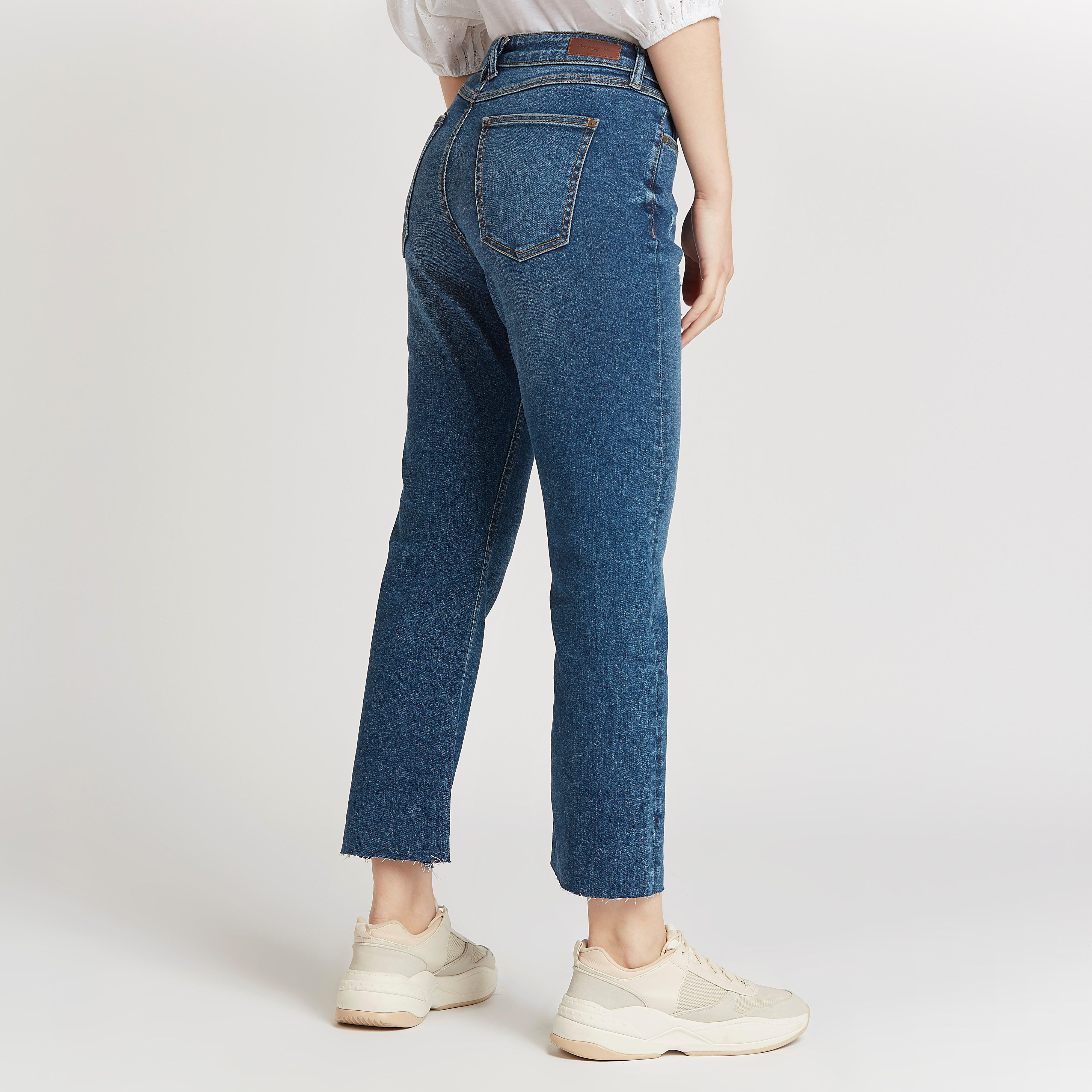 بنطلون جينز بخصر ممزّق مام فيت بجيوب-women-clothing-bottoms-jeans-image-4