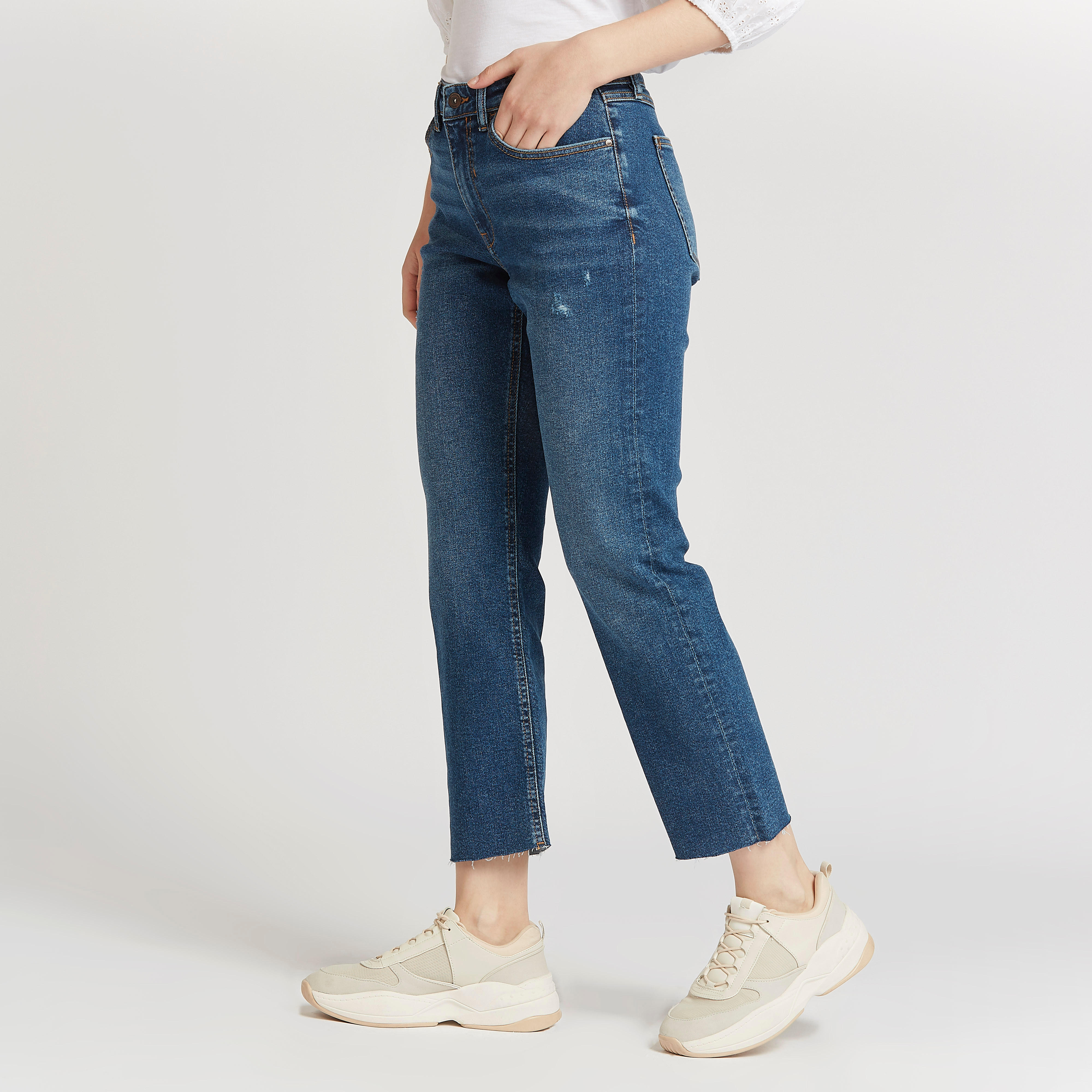 بنطلون جينز بخصر ممزّق مام فيت بجيوب-women-clothing-bottoms-jeans-image-5