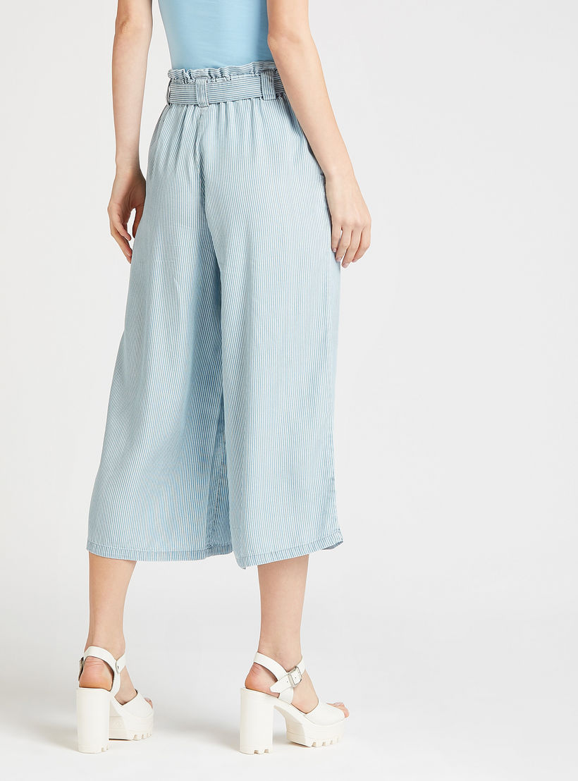 بنطلون قصير مقلّم بخصر مرتفع وجيوب وأربطة-women-clothing-bottoms-trousers-image-4
