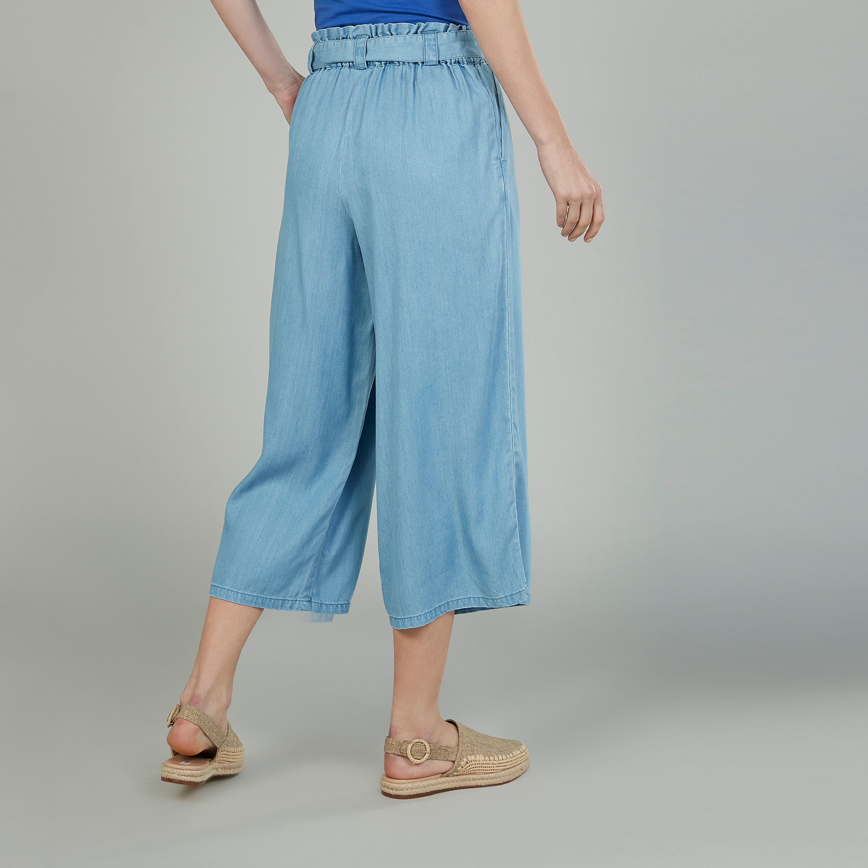 بنطلون دنيم قصير بخصر مرتفع وأربطة وجيوب-women-clothing-bottoms-trousers-image-4