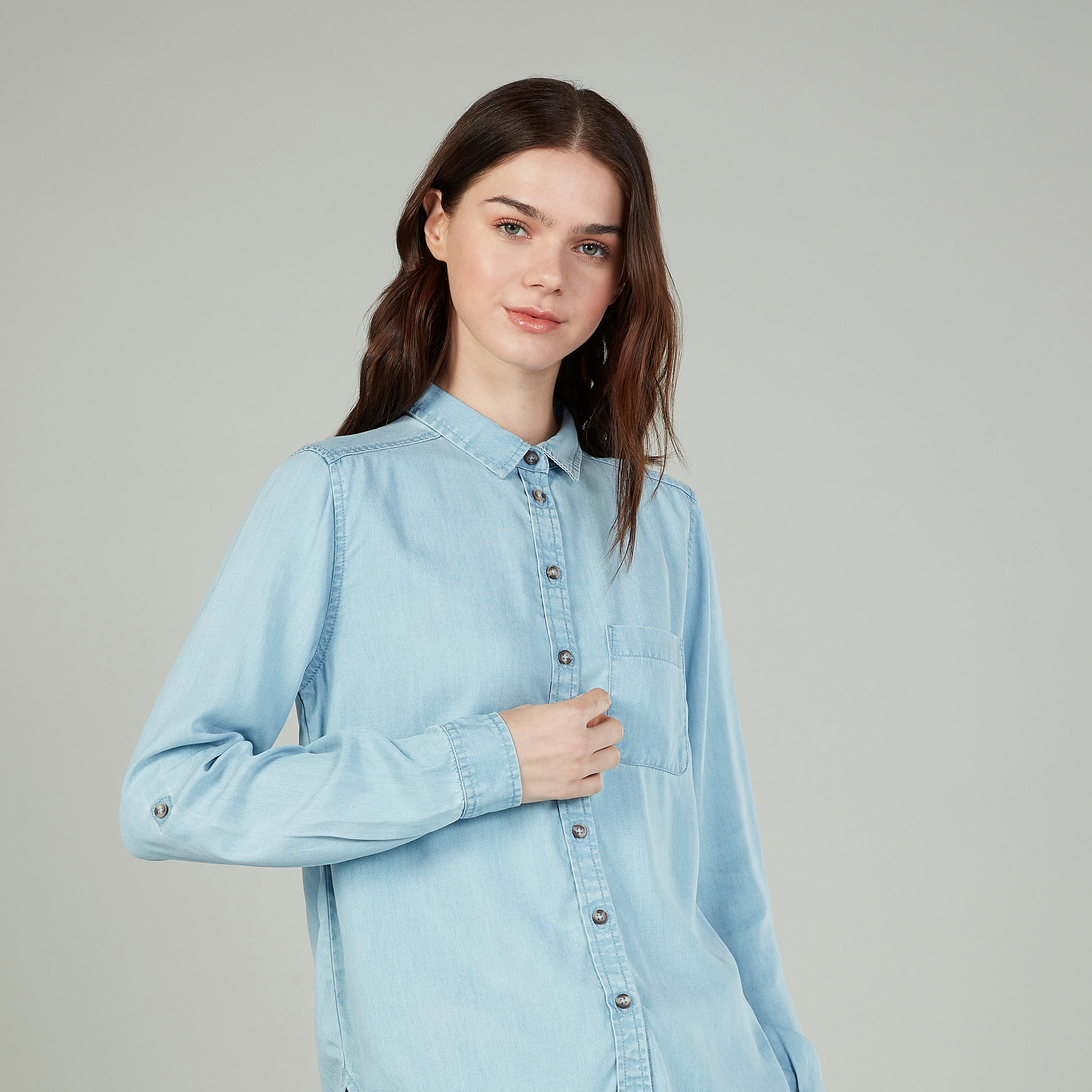 قميص دينم سادة بياقة عاديّة وأكمام طويلة-women-clothing-shirtsandblouses-shirts-image-2