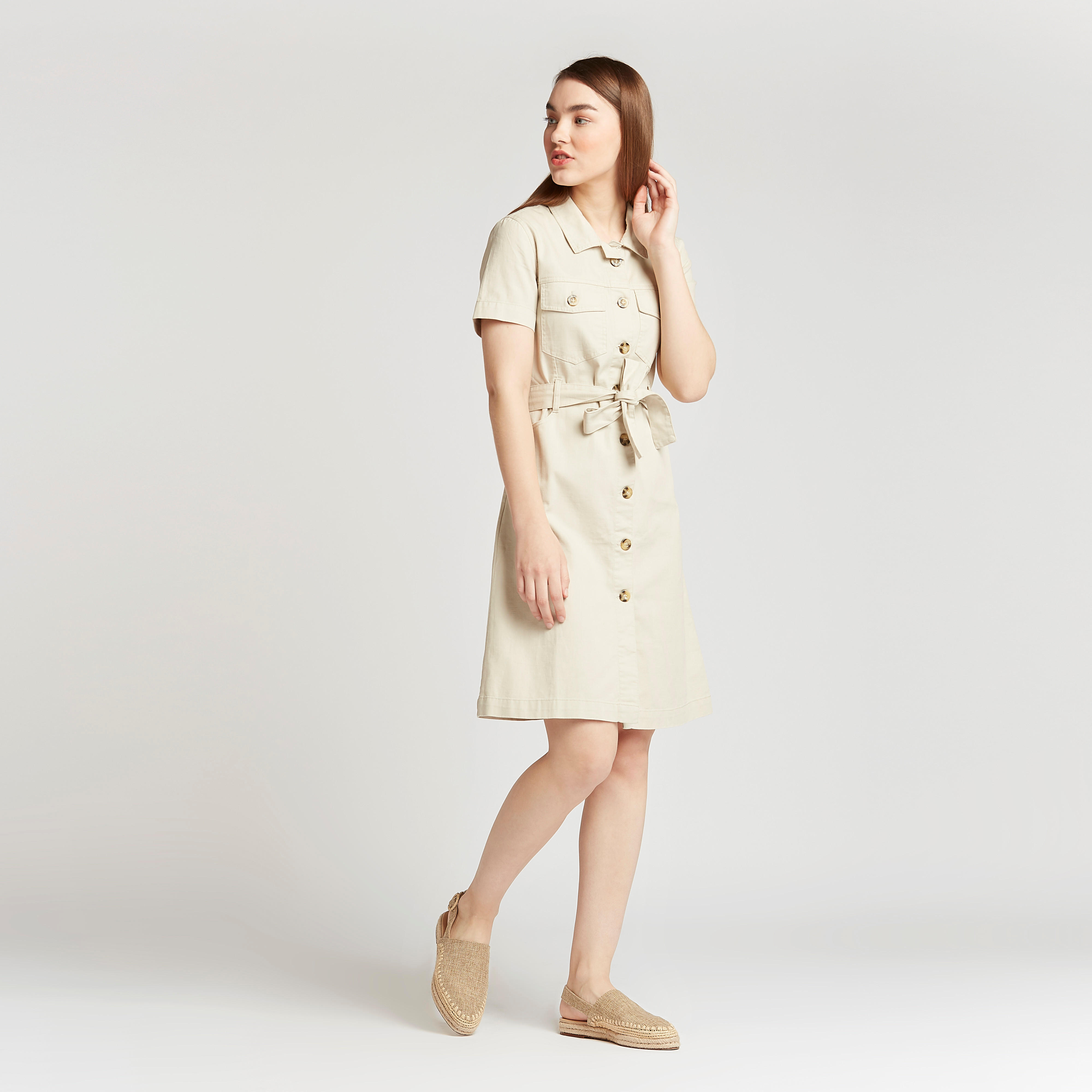 فستان قميص ميدي سادة بأكمام قصيرة وأربطة-women-clothing-dresses-image-2