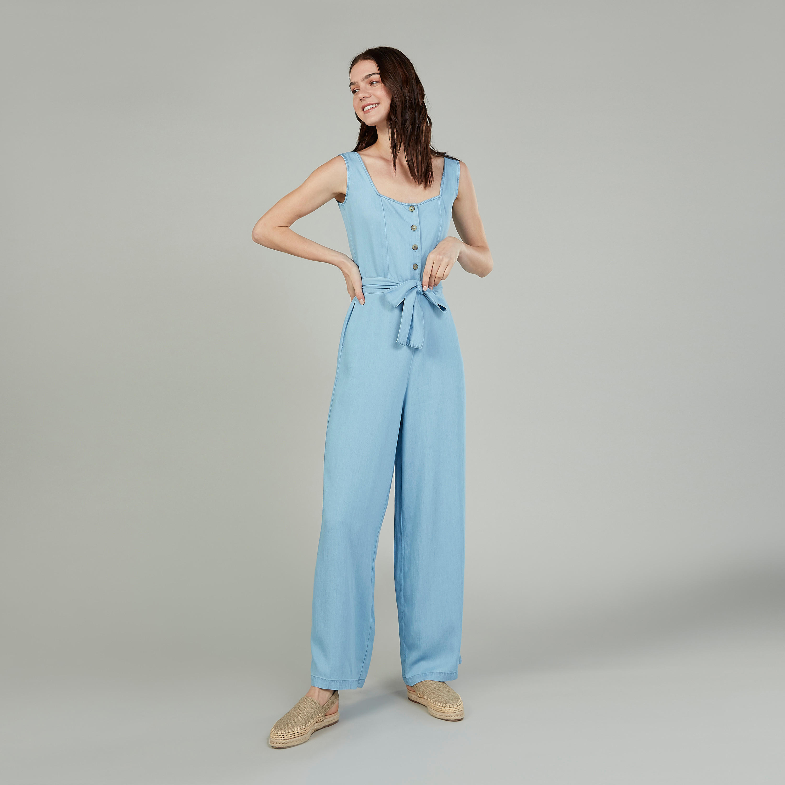 أفرول سادة دون أكمام بأزرار وأربطة-women-clothing-jumpsuits-image-2