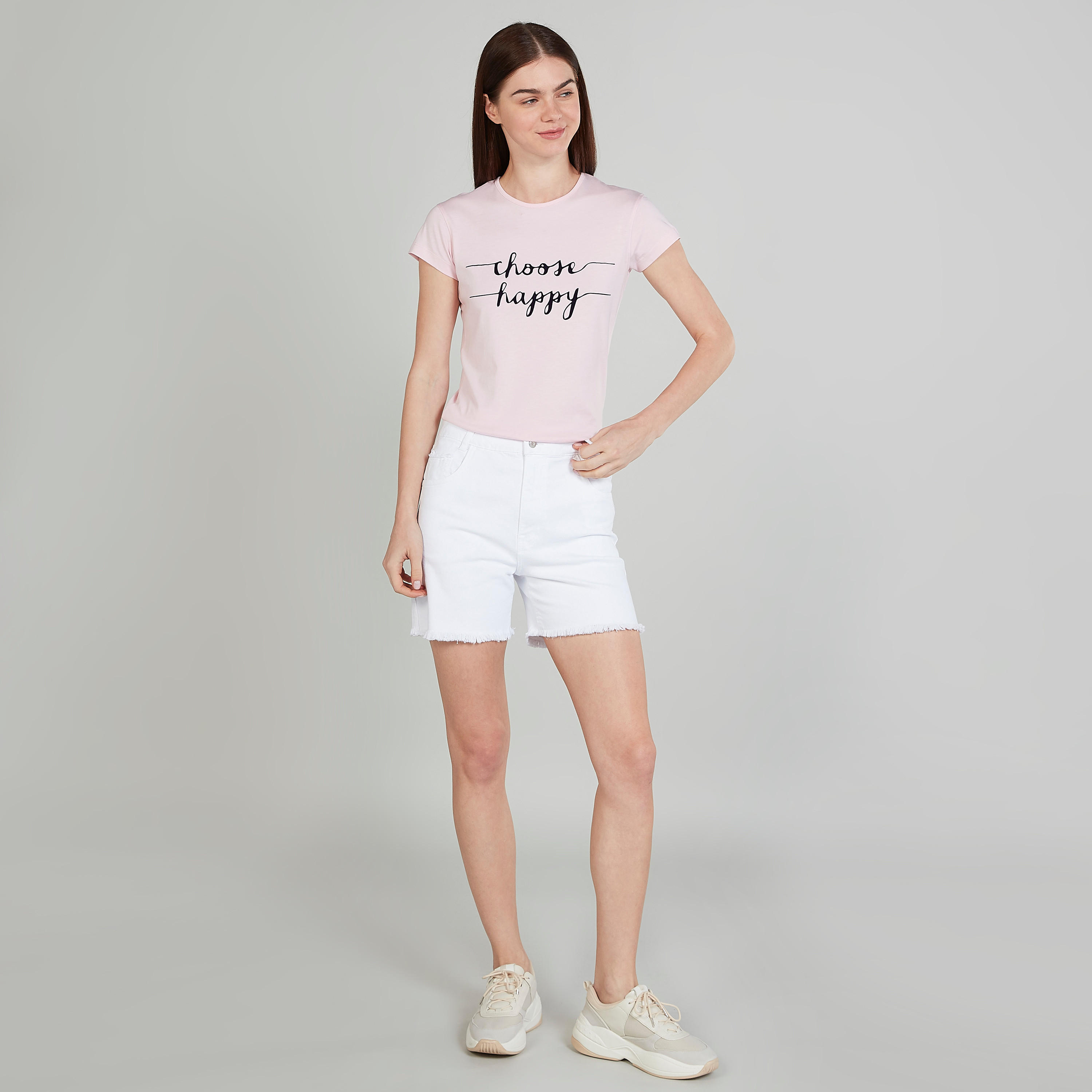 شورت سادة بخصر متوسّط الإرتفاع وتفاصيل جيوب-women-clothing-bottoms-shorts-image-2