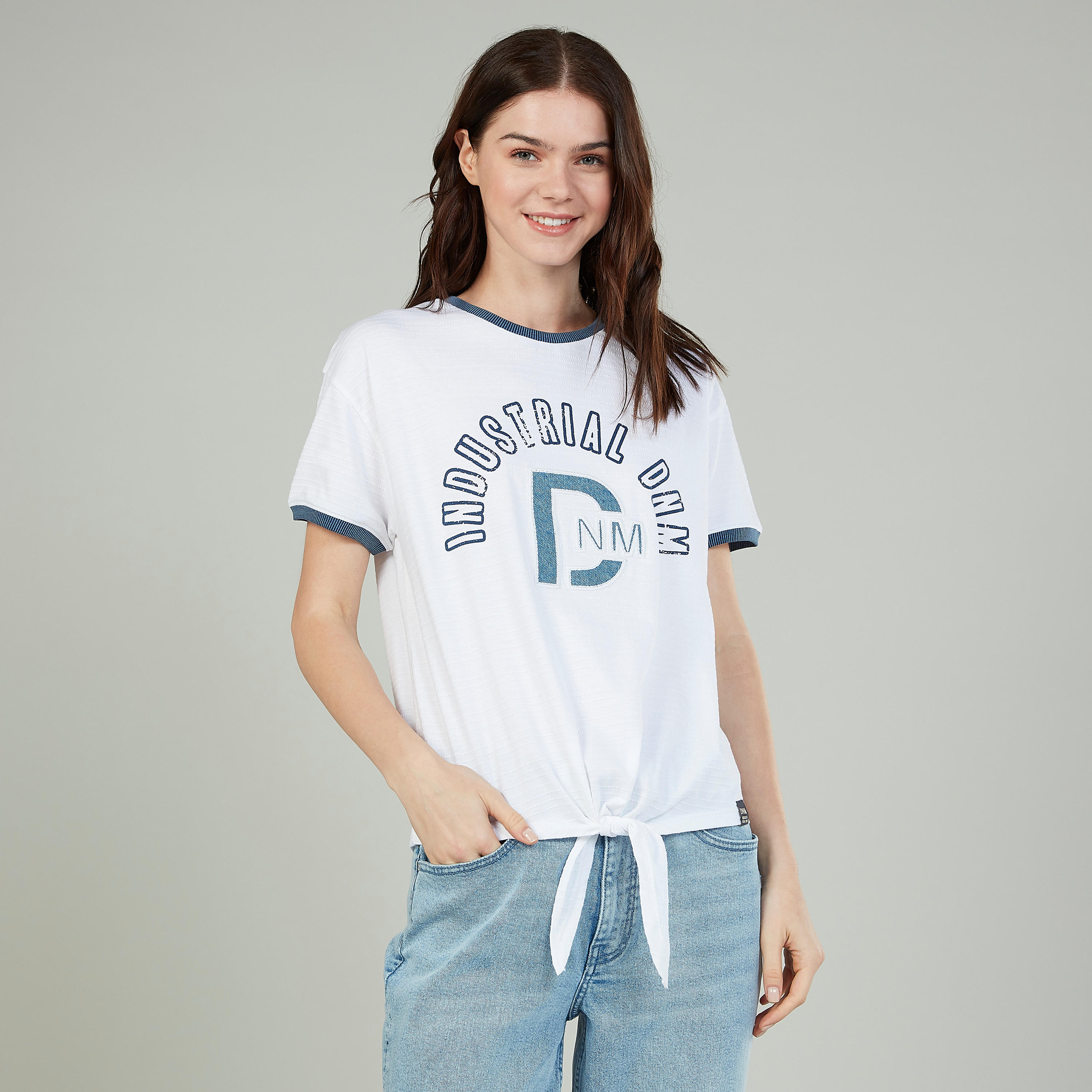 تيشيرت بياقة مستديرة وأكمام قصيرة وطبعات-women-clothing-tshirts-image-1
