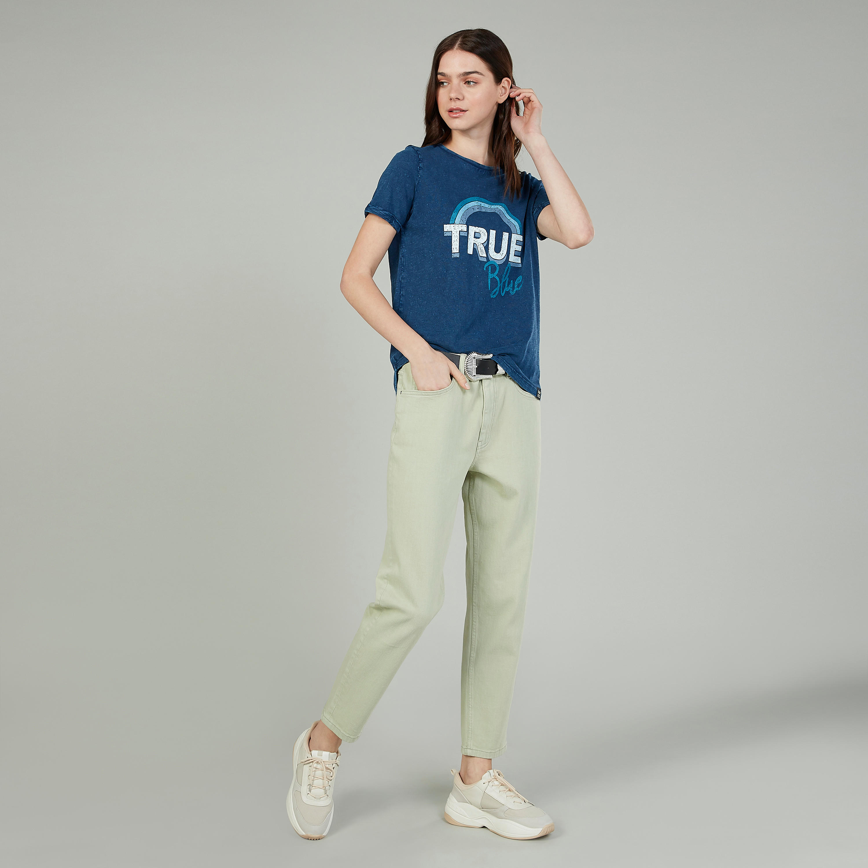 تيشيرت بياقة مستديرة وأكمام قصيرة وطبعات-women-clothing-tshirts-image-2