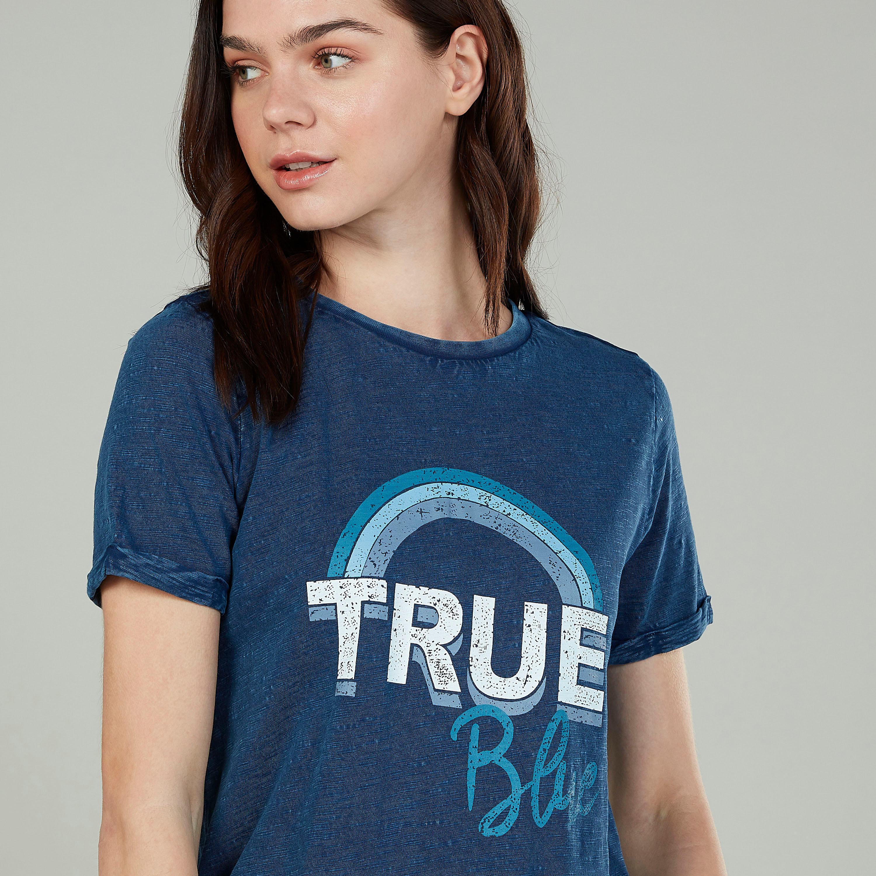 تيشيرت بياقة مستديرة وأكمام قصيرة وطبعات-women-clothing-tshirts-image-3