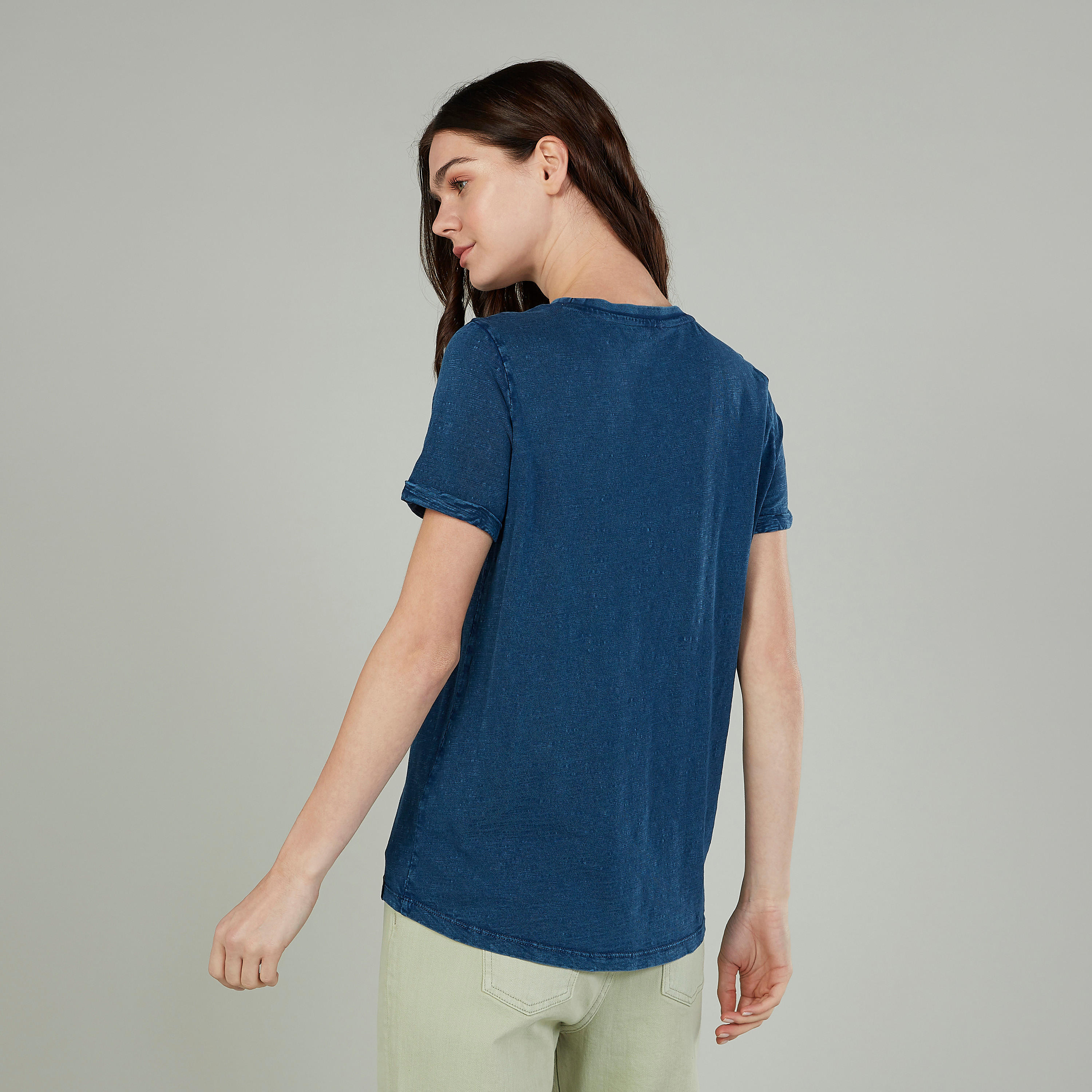 تيشيرت بياقة مستديرة وأكمام قصيرة وطبعات-women-clothing-tshirts-image-4