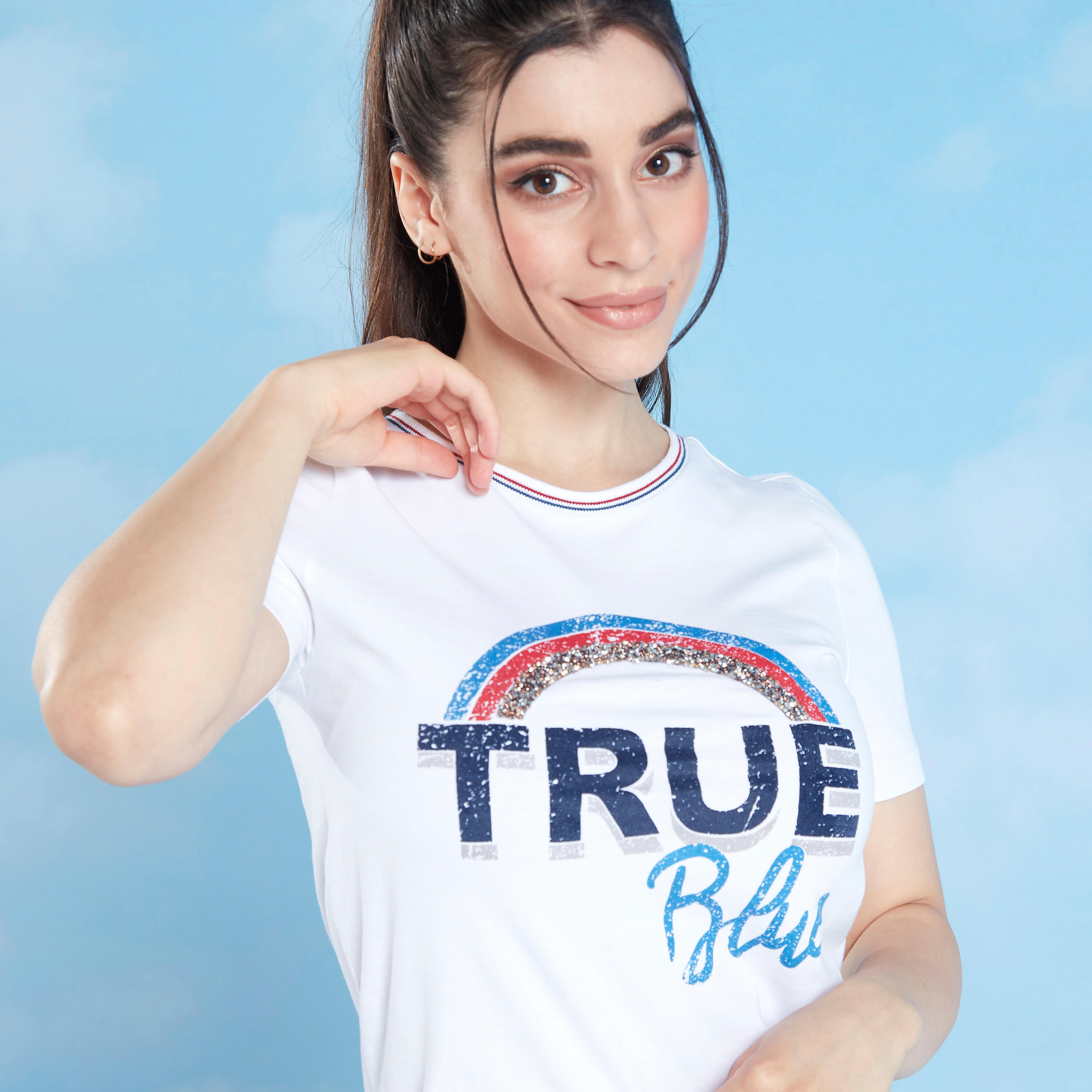 تيشيرت  بياقة ضيّقة وأكمام قصيرة وطبعات-women-clothing-tshirts-image-3