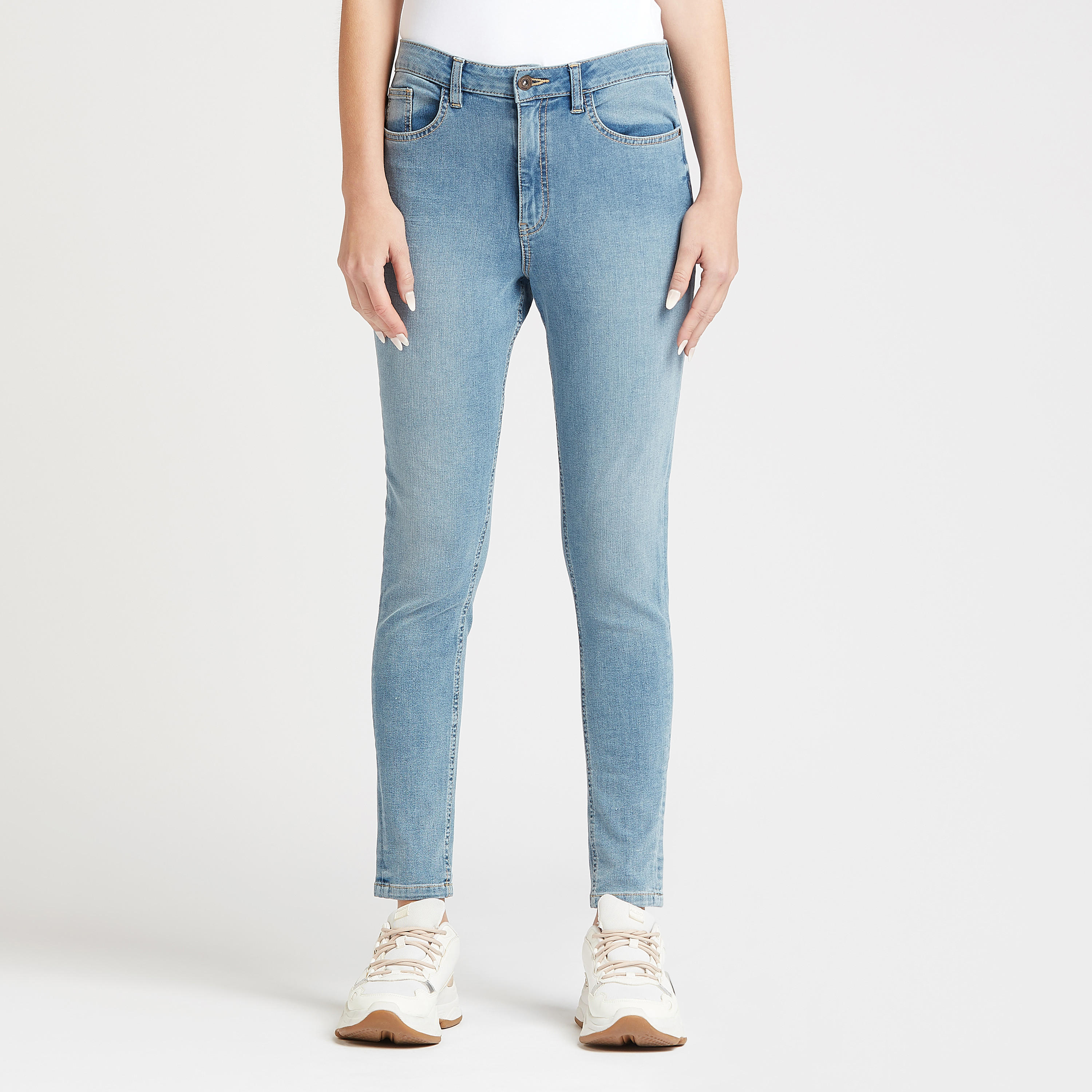 بنطلون جينز سادة بجيوب وعراوي-women-clothing-bottoms-jeans-image-4