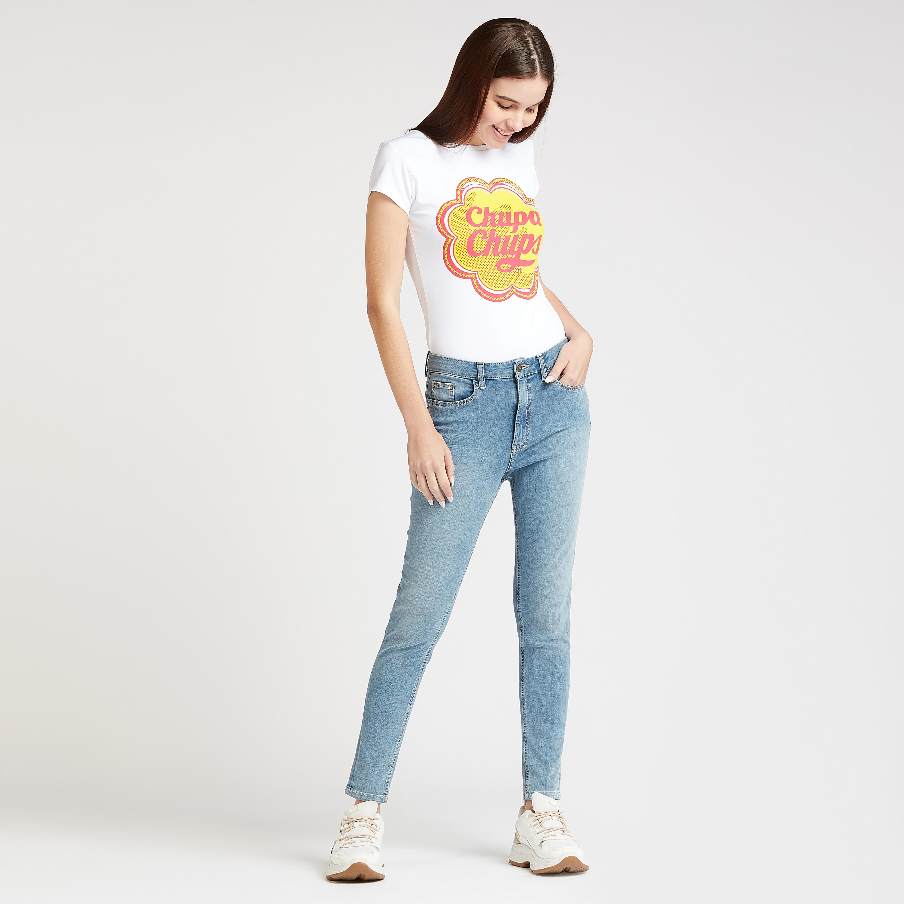 بنطلون جينز سادة بجيوب وعراوي-women-clothing-bottoms-jeans-image-3