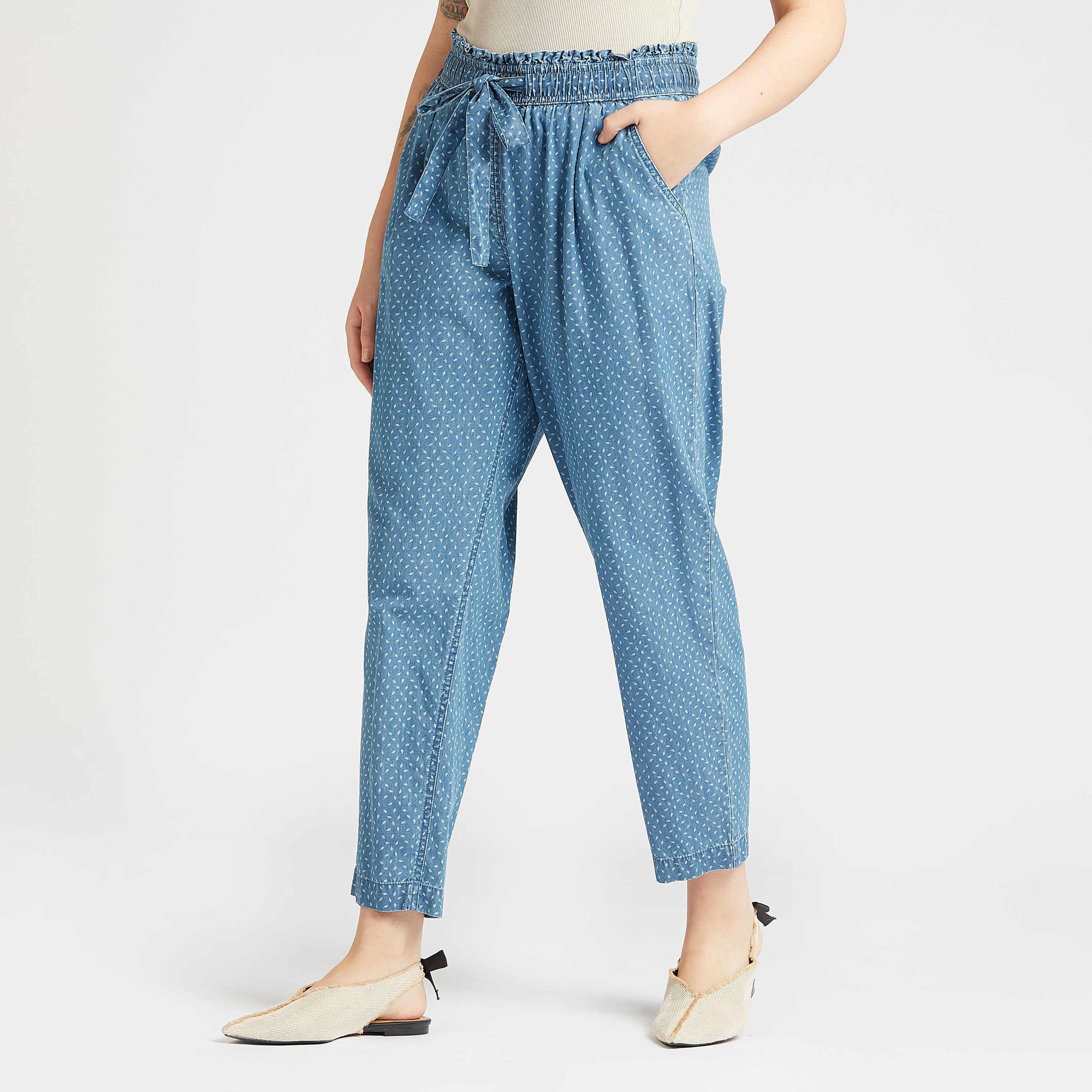 بنطلون دنيم سكيني بخصر متوسّط الارتفاع وطبعات وتفاصيل جيوب ورباط-women-clothing-bottoms-trousers-image-1