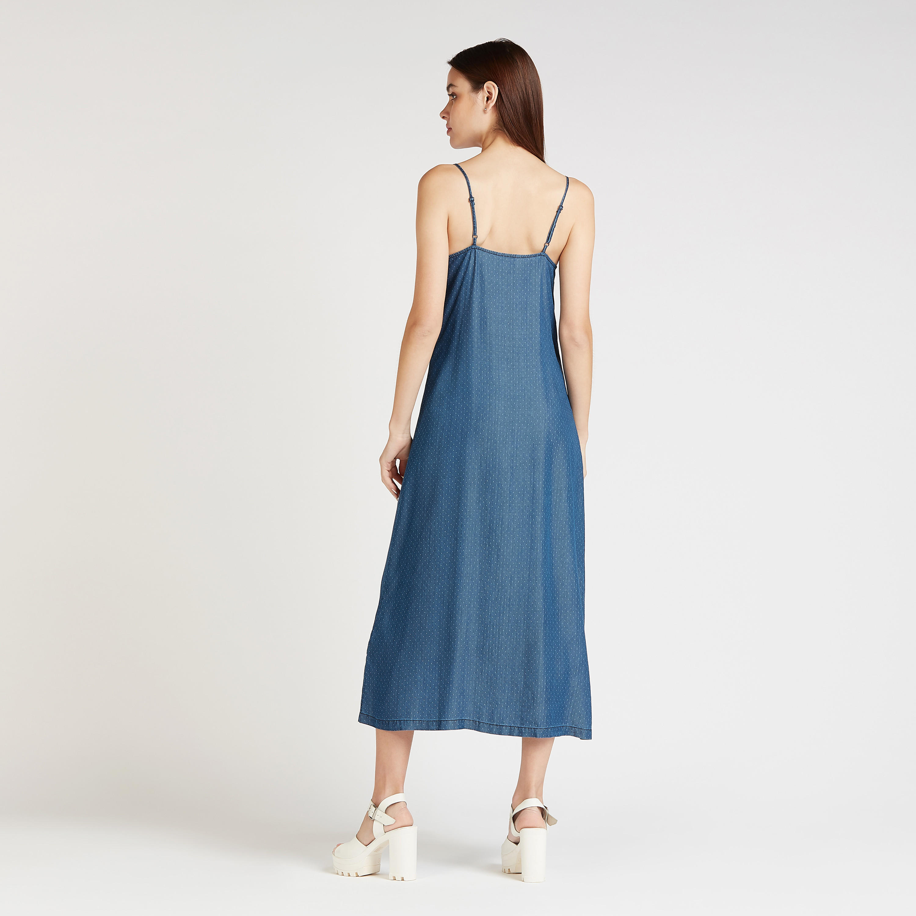 فستان ميدي ايه لاين منقّط بتفاصيل زر وحمّالات رفيعة-women-clothing-dresses-image-4