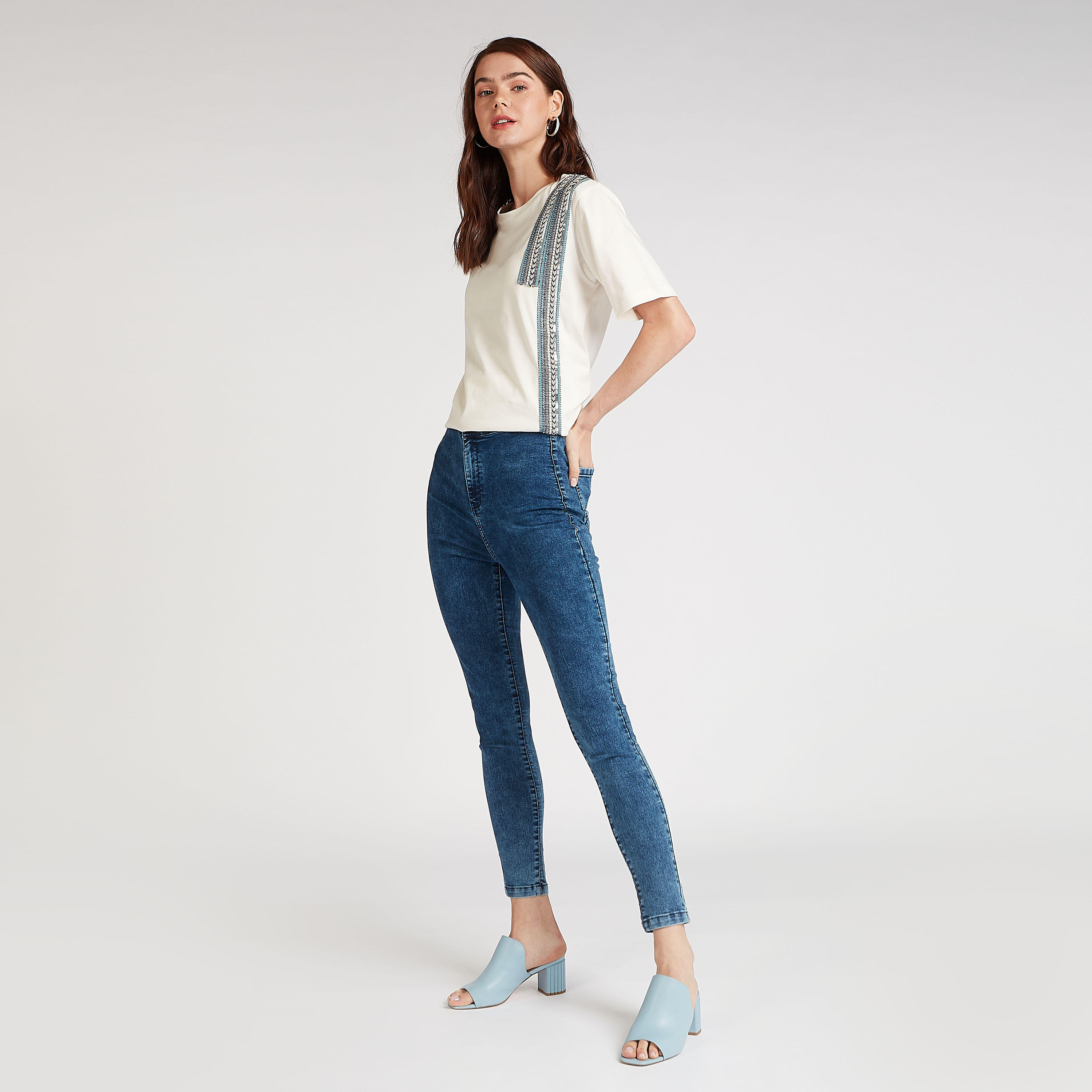 بنطلون مستدام سادة بقصة ضيقة وتفاصيل جيوب-women-clothing-bottoms-leggings-image-3
