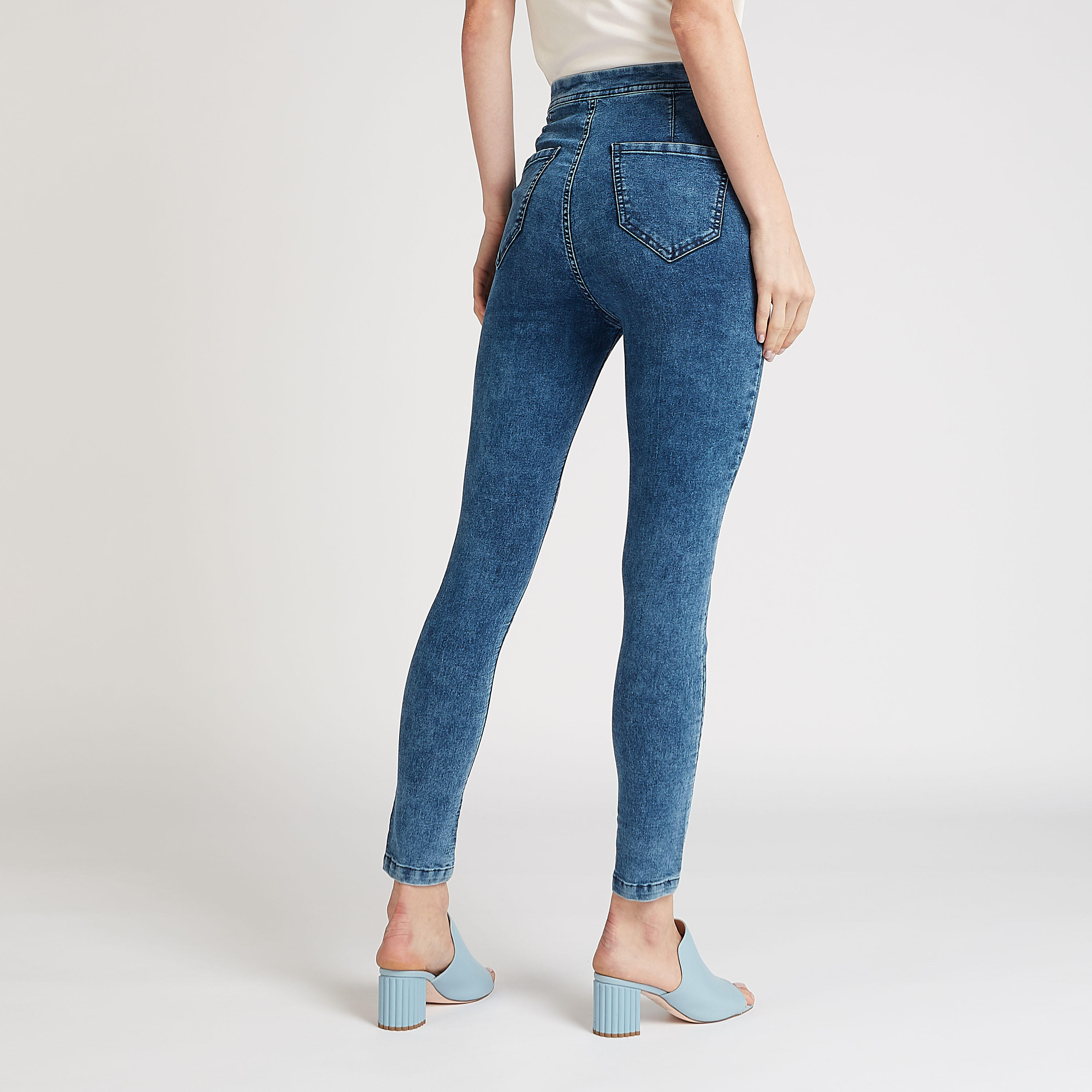 بنطلون مستدام سادة بقصة ضيقة وتفاصيل جيوب-women-clothing-bottoms-leggings-image-5