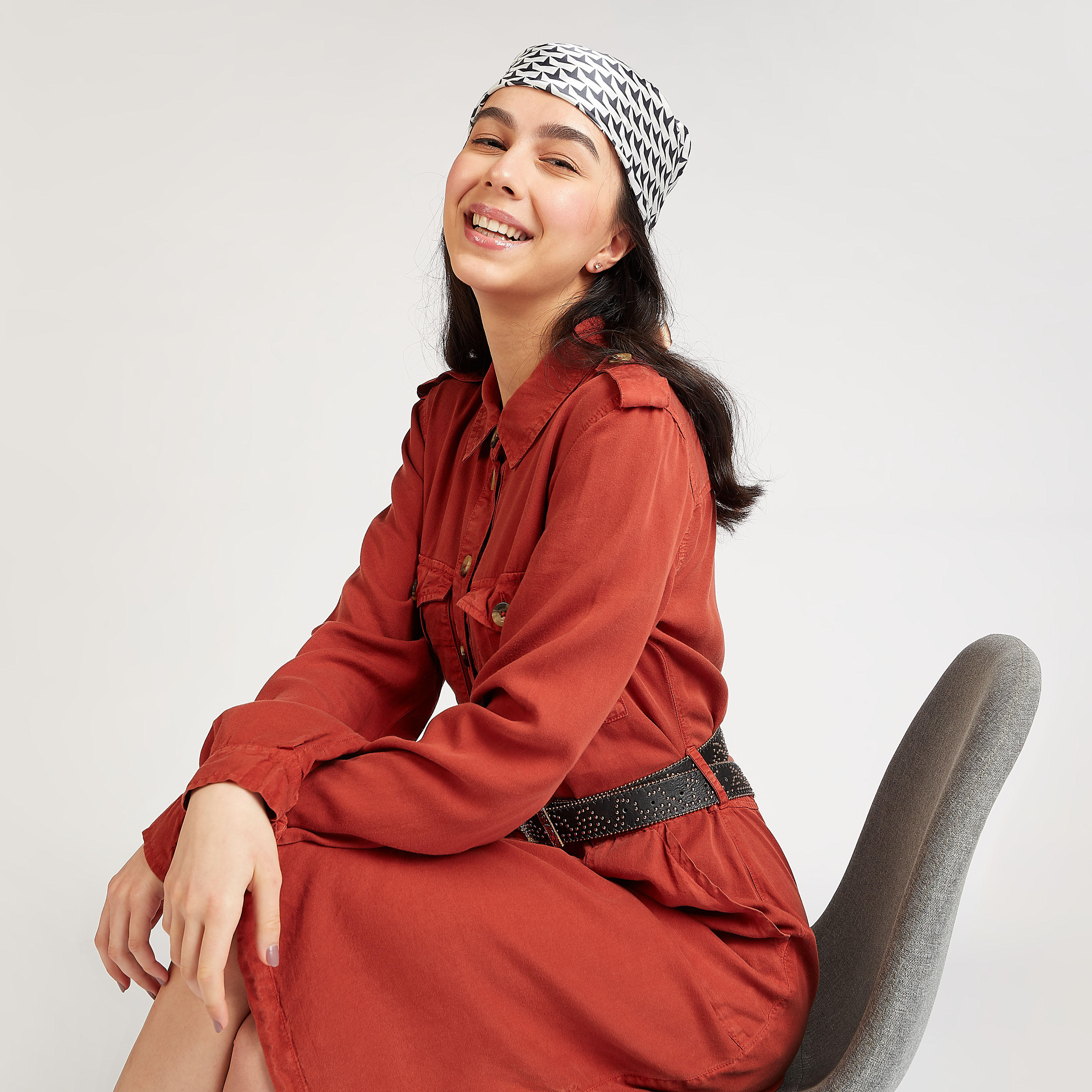 فستان قميص ميدي سادة بأكمام طويلة وأربطة-women-clothing-dresses-image-1