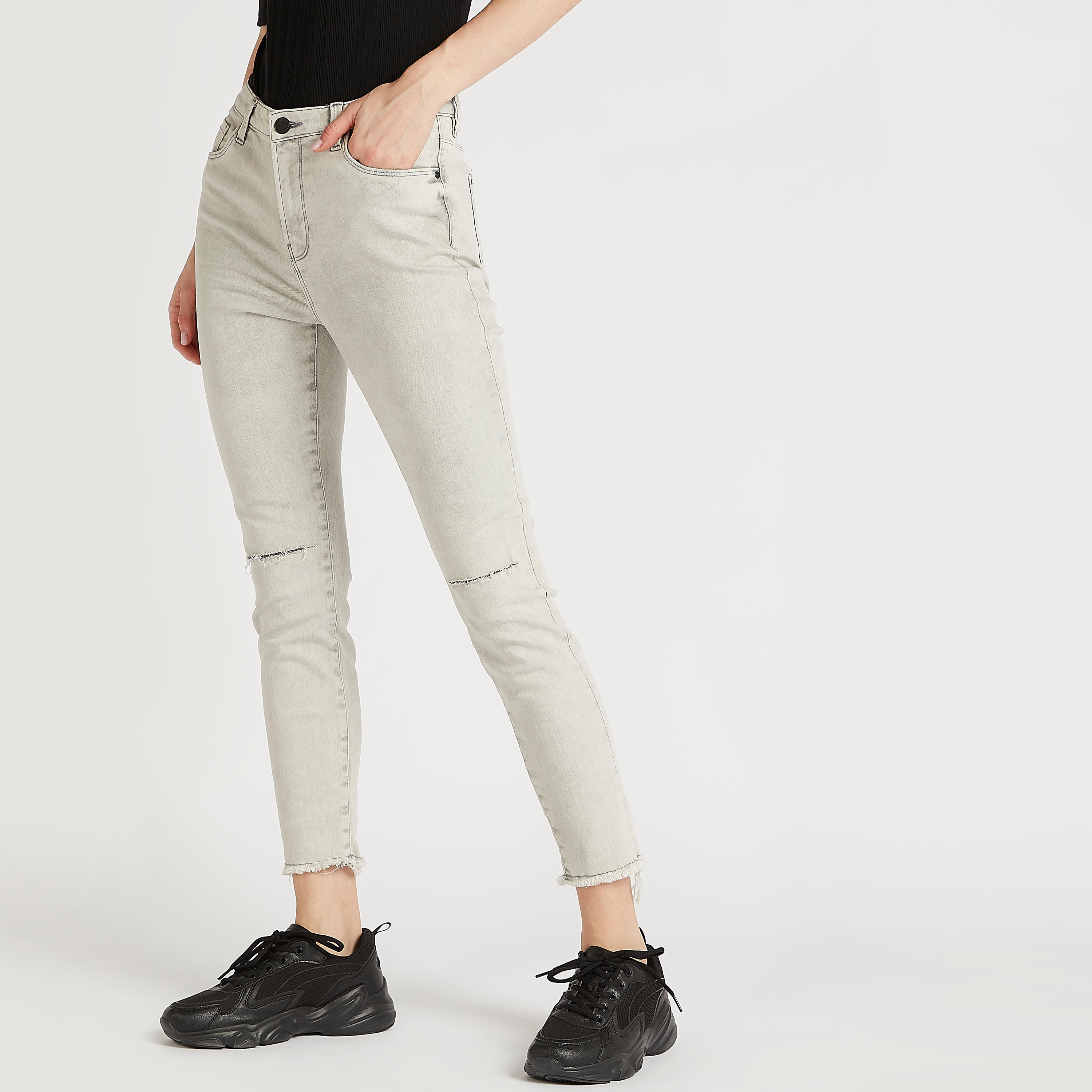 بنطلون جينز قصير مضلّع سوبر سكيني بارز الملمس بزر إغلاق-women-clothing-bottoms-jeans-image-1