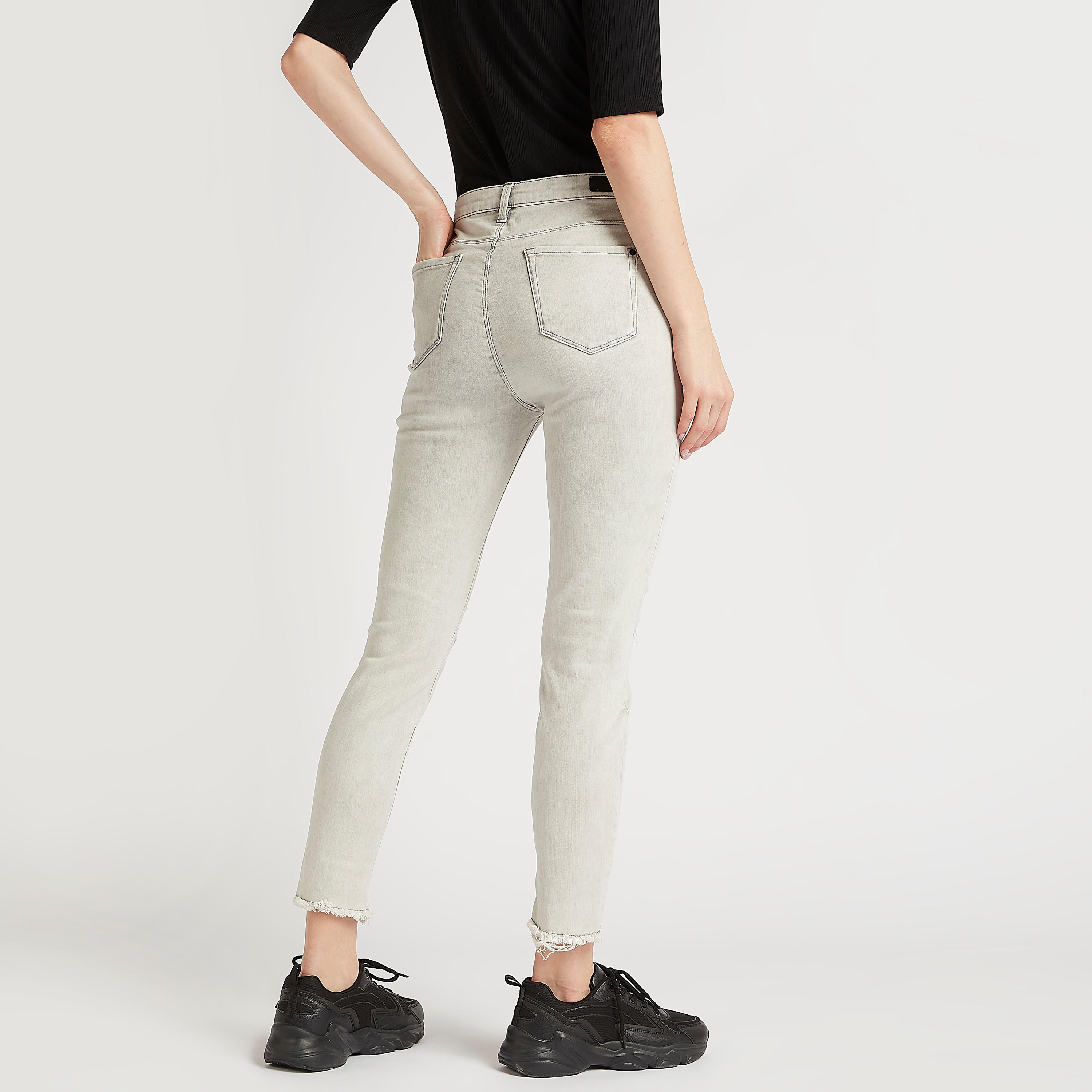 بنطلون جينز قصير مضلّع سوبر سكيني بارز الملمس بزر إغلاق-women-clothing-bottoms-jeans-image-4