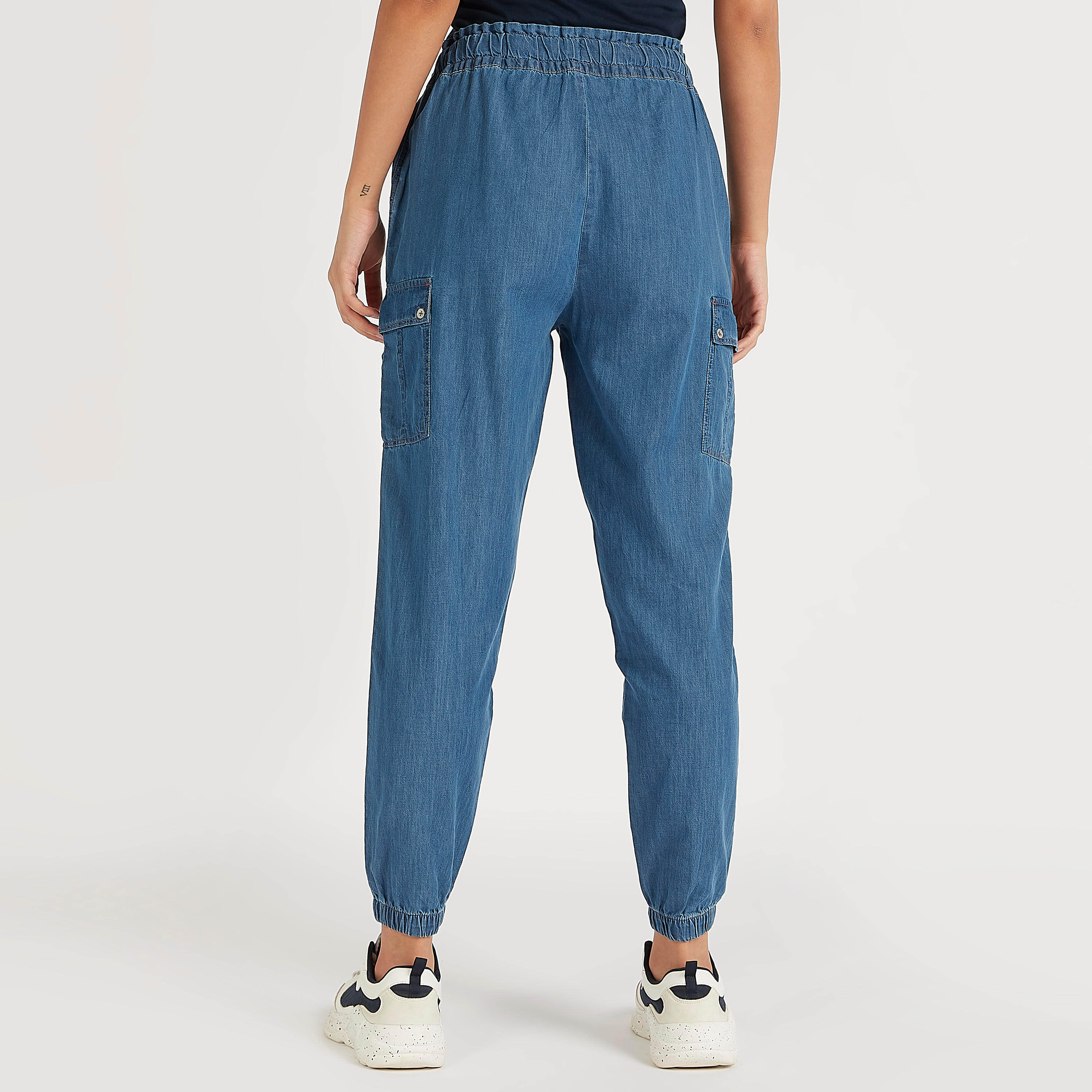 بنطلون رياضي سادة بأساور مطّاطيّة وجيوب وخصر مطّاطي برباط-women-clothing-bottoms-joggers-image-2