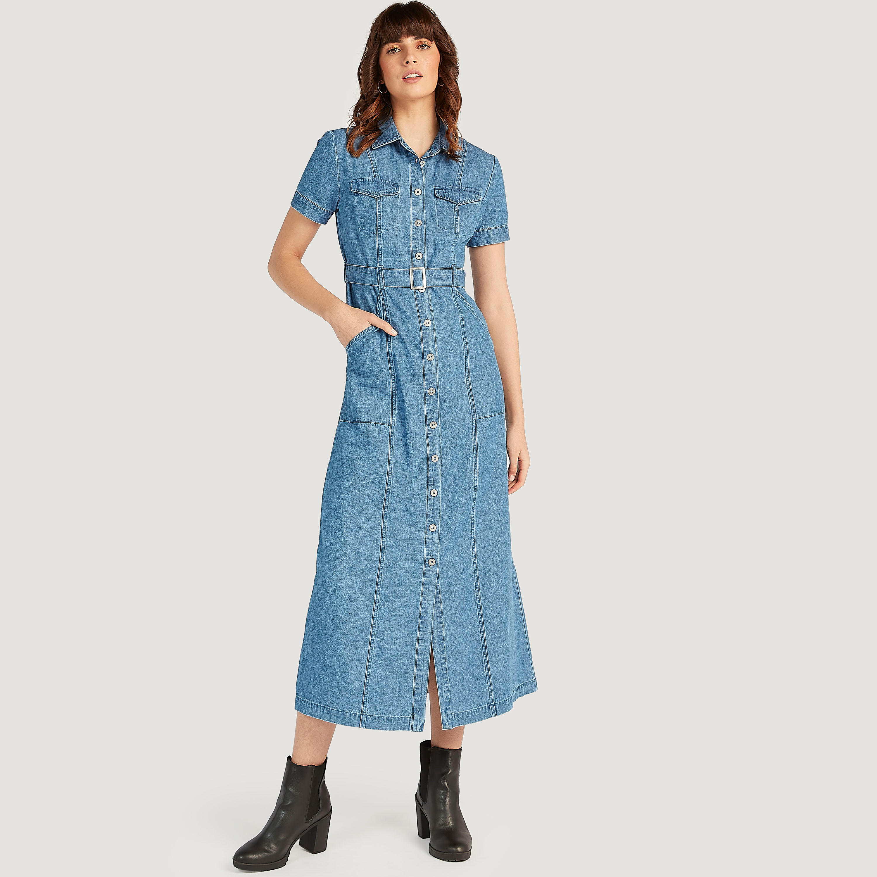 فستان قميص ميدي دنيم سادة بأكمام قصيرة وحزام-women-clothing-dresses-image-1