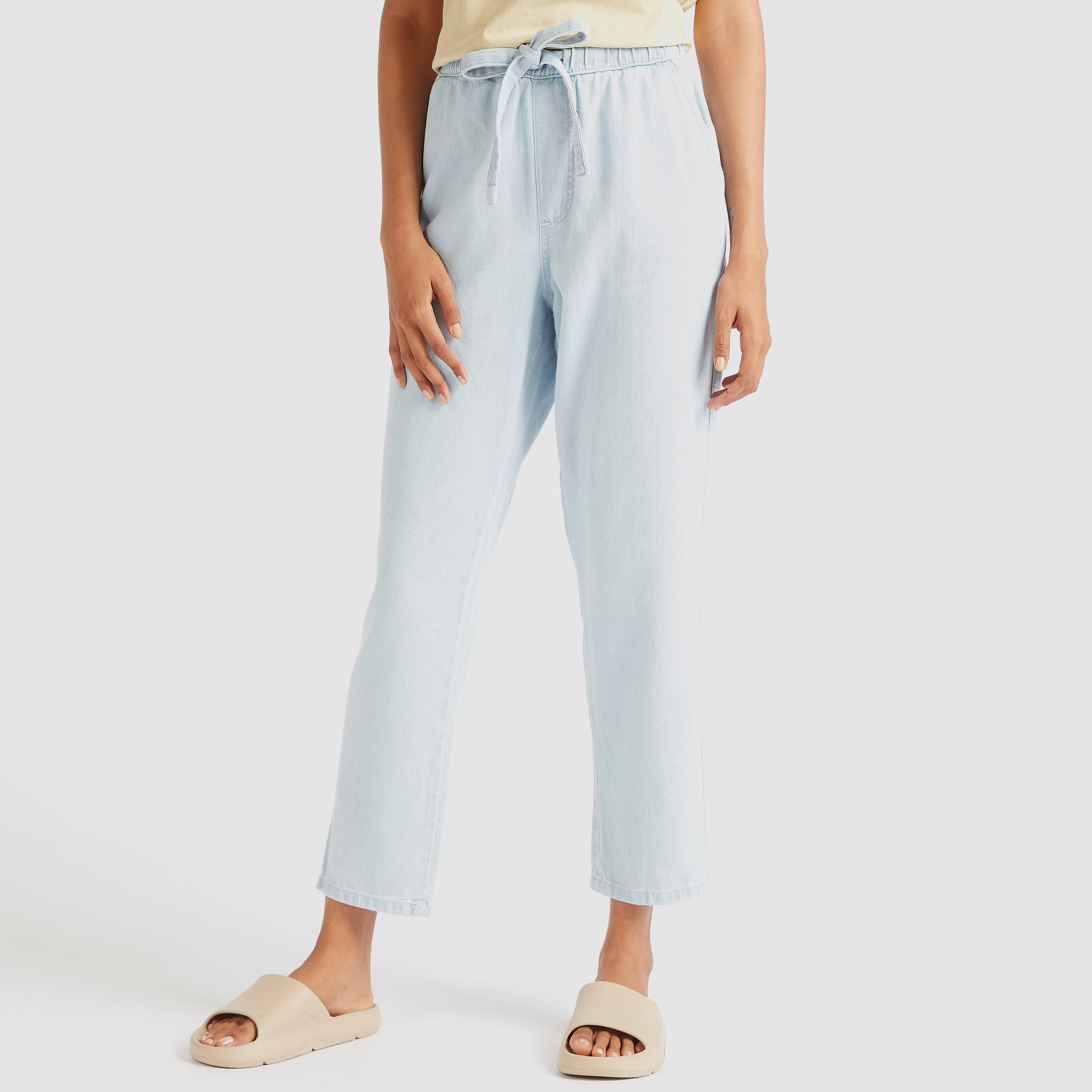 بنطلون دنيم سادة بجيوب ورباط إغلاق-women-clothing-bottoms-jeans-image-5