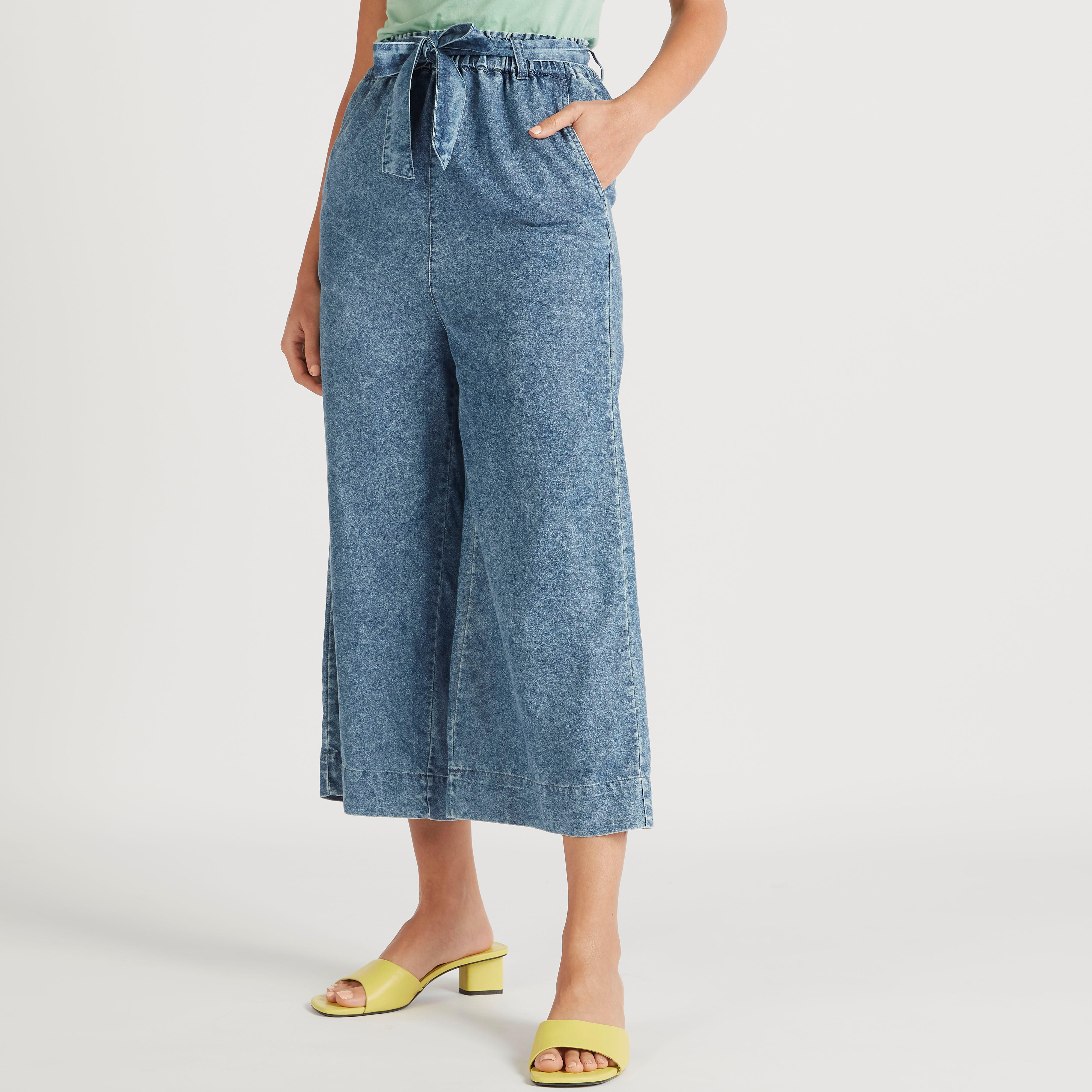 بنطلون قصير دنيم سادة بخصر متوسط الارتفاع وحزام رباط-women-clothing-bottoms-trousers-image-1