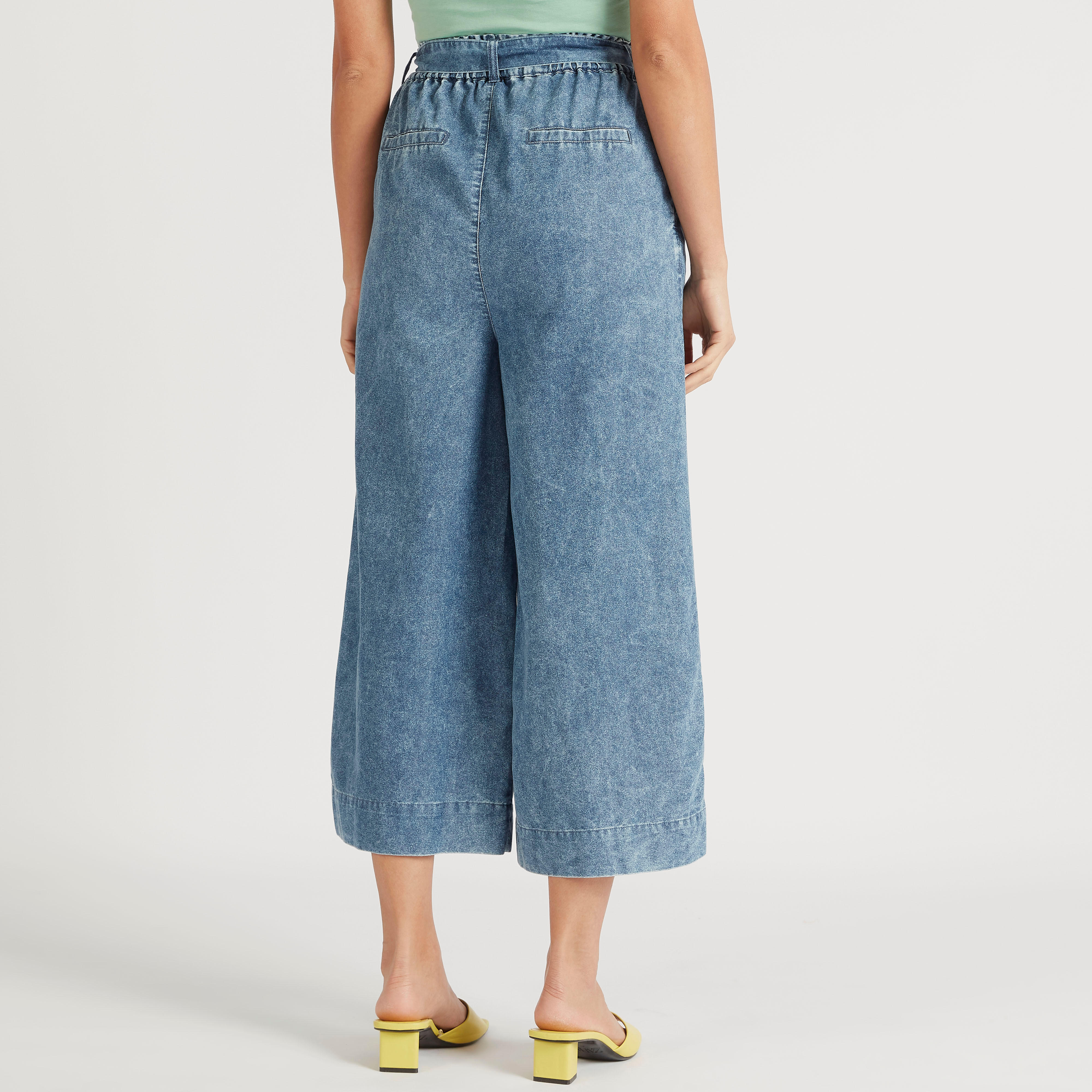 بنطلون قصير دنيم سادة بخصر متوسط الارتفاع وحزام رباط-women-clothing-bottoms-trousers-image-4