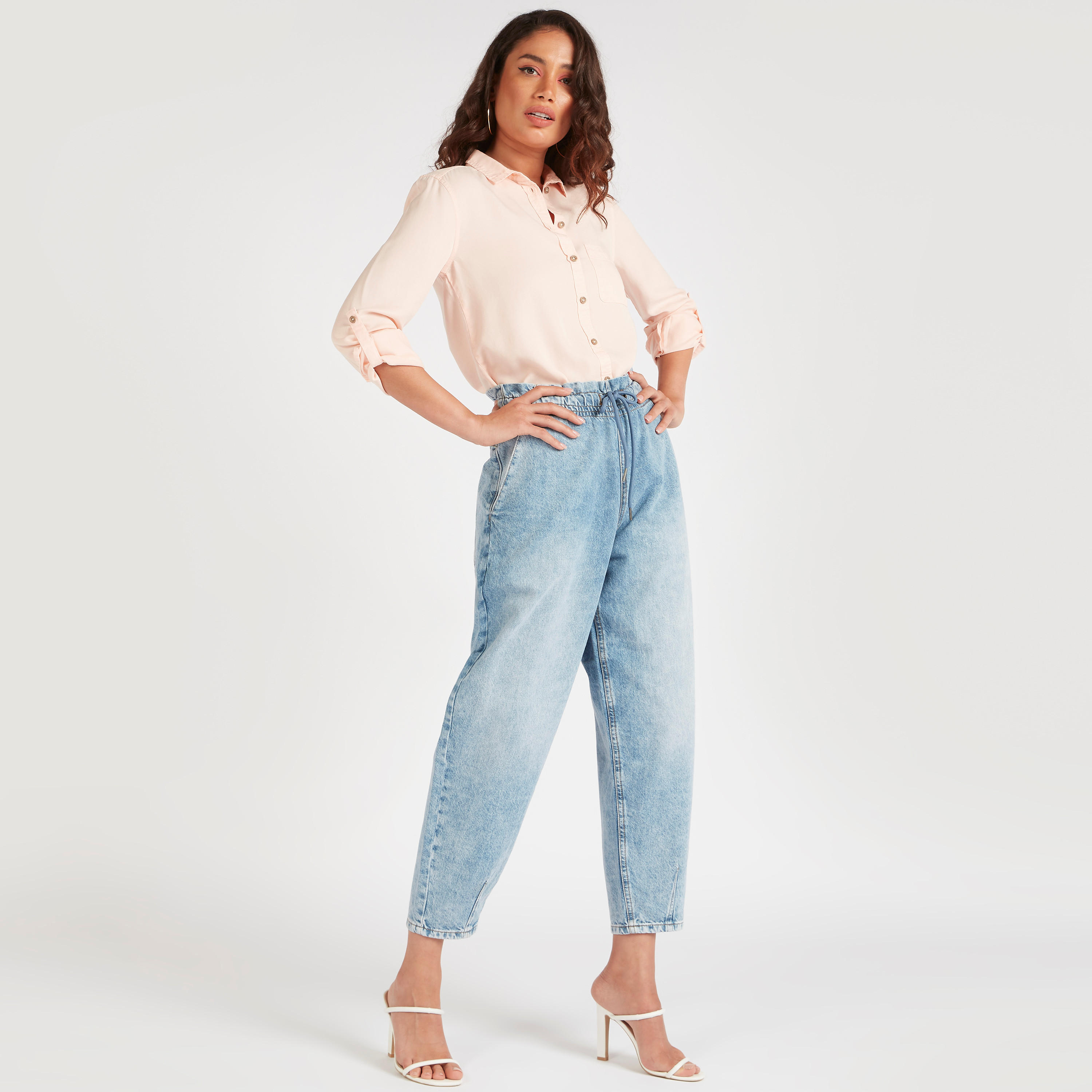 بنطلون جينز دنيم سادة بخصر مرن وجيوب-women-clothing-bottoms-jeans-image-3