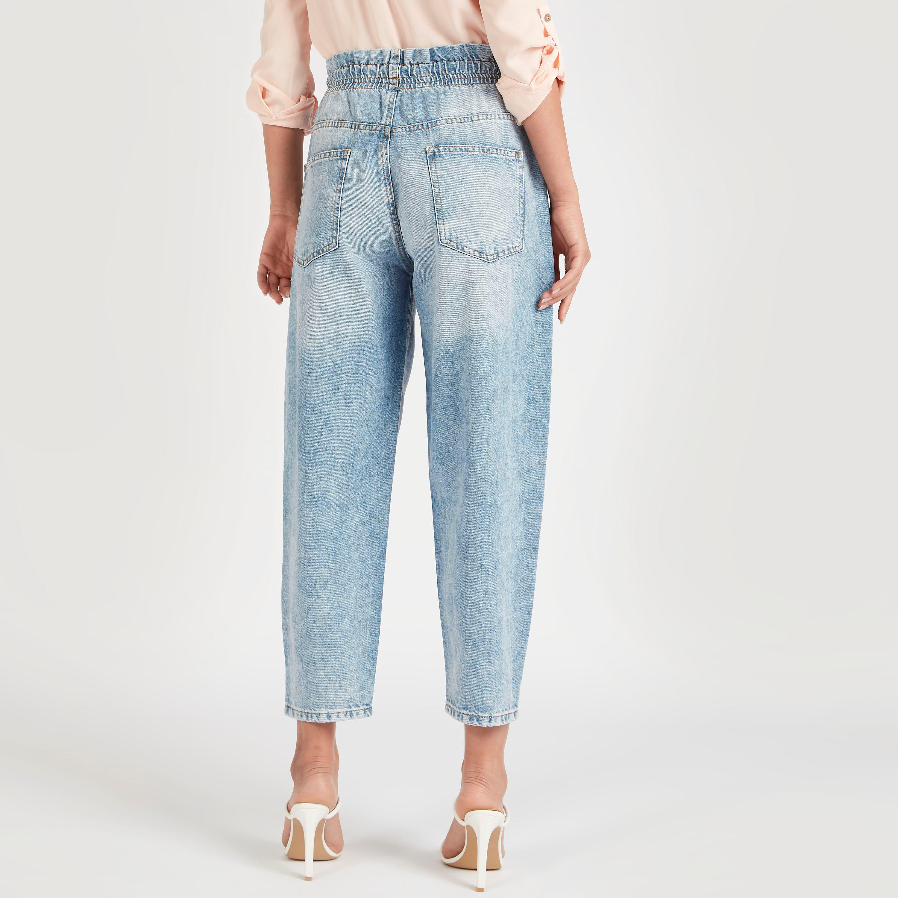 بنطلون جينز دنيم سادة بخصر مرن وجيوب-women-clothing-bottoms-jeans-image-1