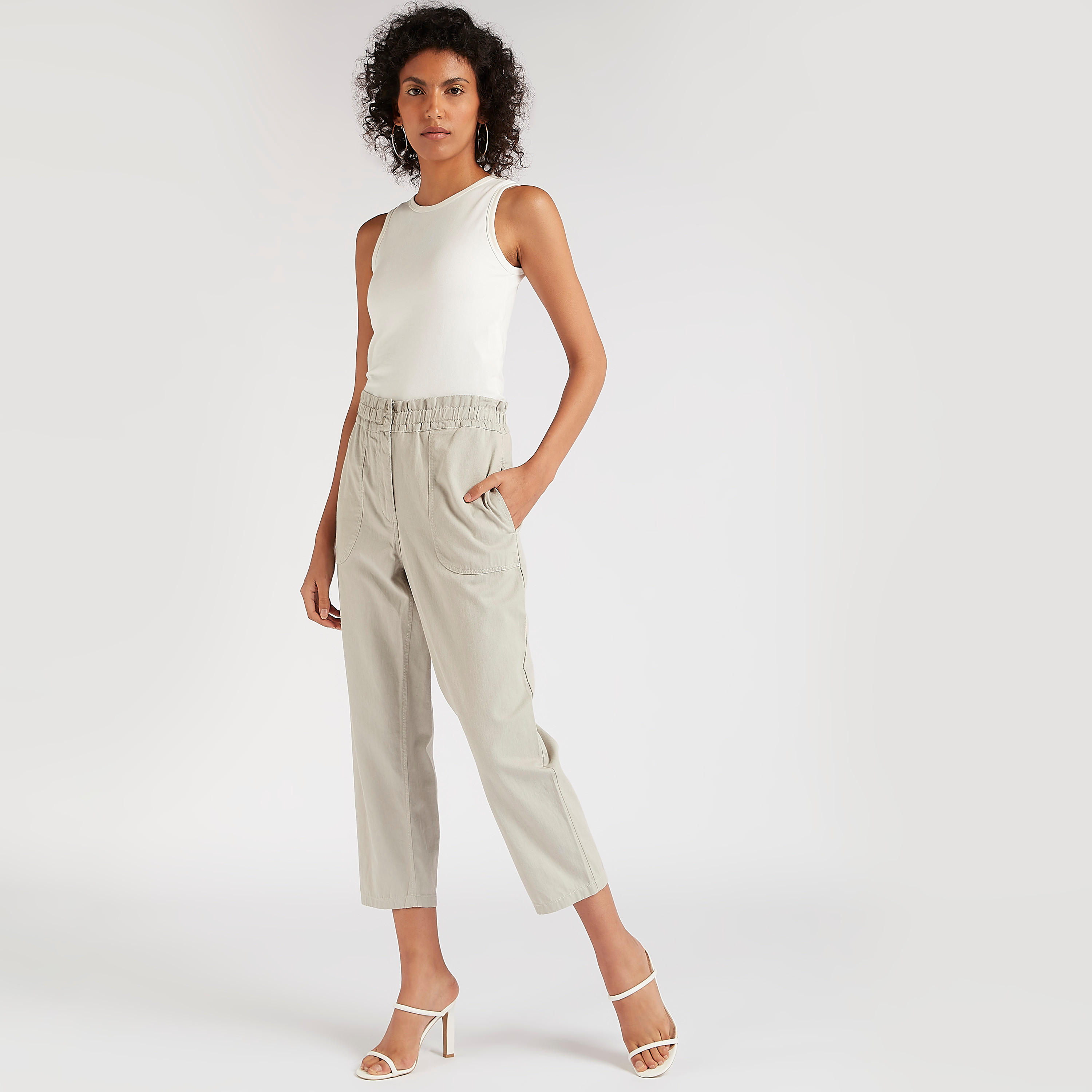 بنطلون شينو سادة بخصر مرن وجيوب-women-clothing-bottoms-trousers-image-4