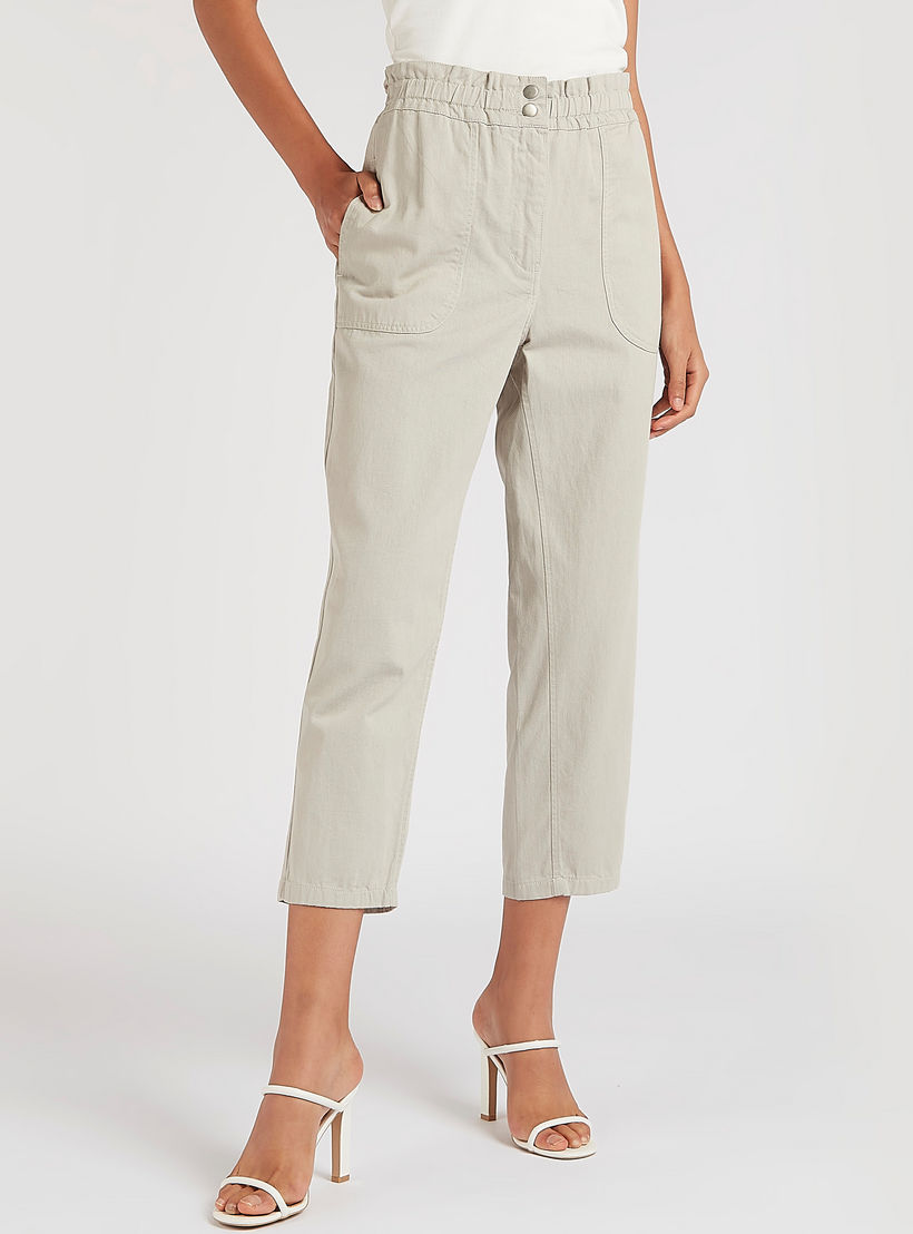 بنطلون شينو سادة بخصر مرن وجيوب-women-clothing-bottoms-trousers-image-1