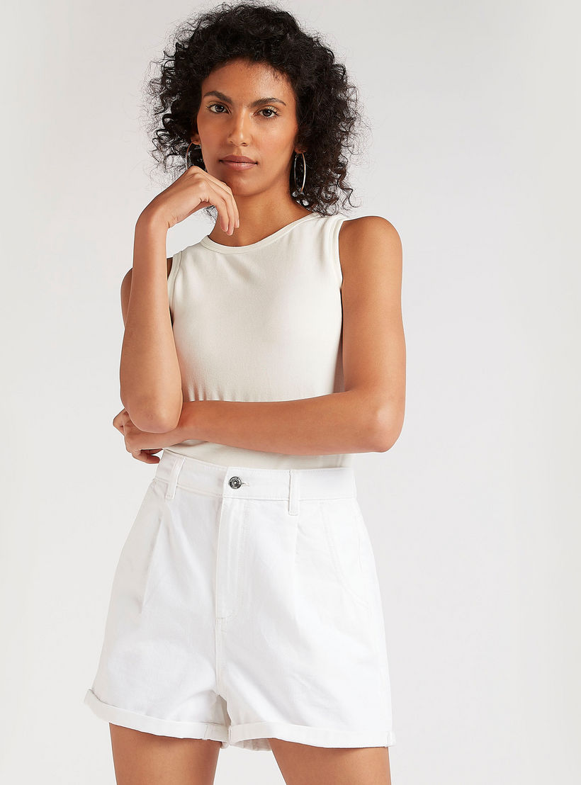 بنطلون دنيم سادة بخصر مرتفع وجيوب-women-clothing-bottoms-shorts-image-4
