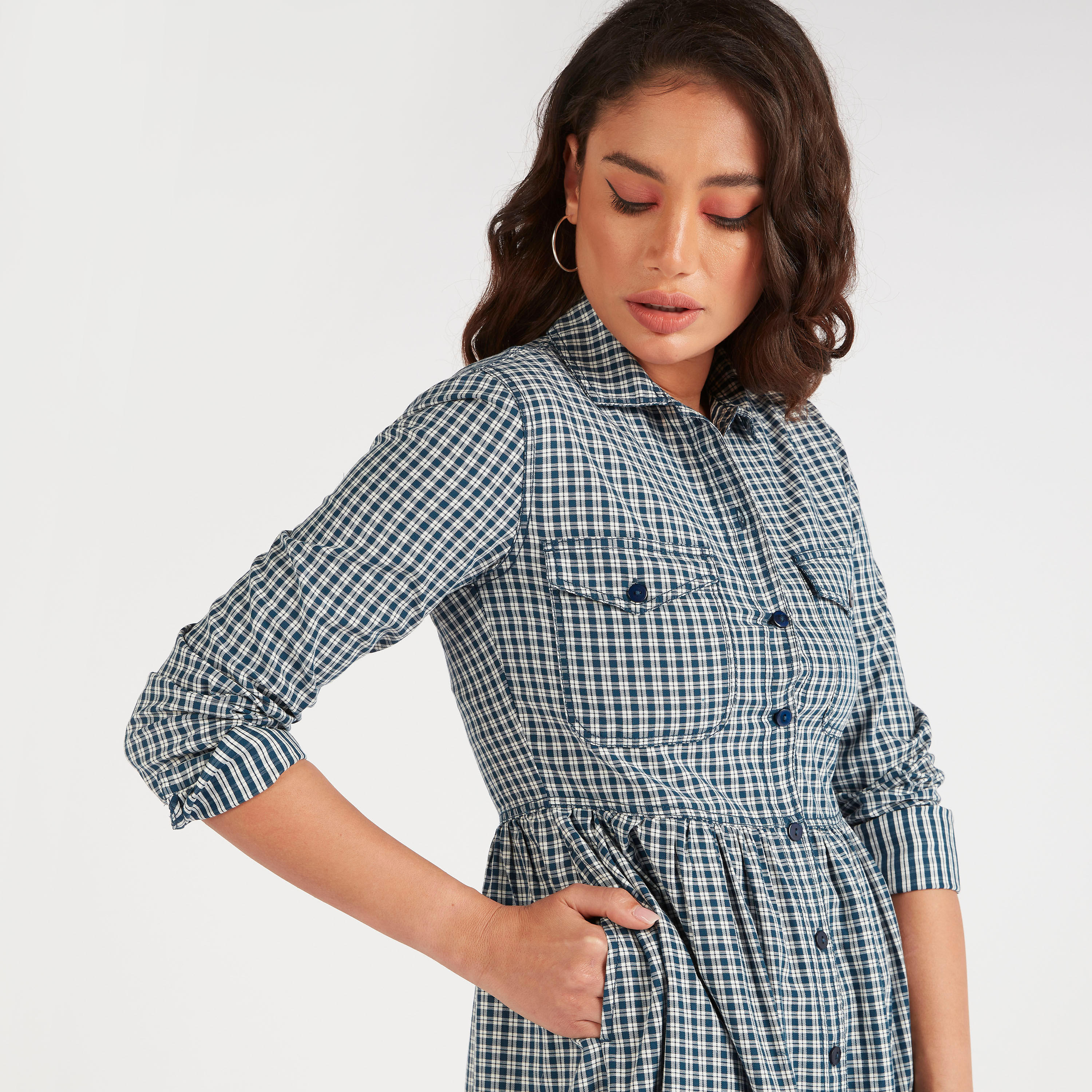 فستان قميص كاروهات ميدي إيه لاين وجيوب بطيّة-women-clothing-dresses-image-4