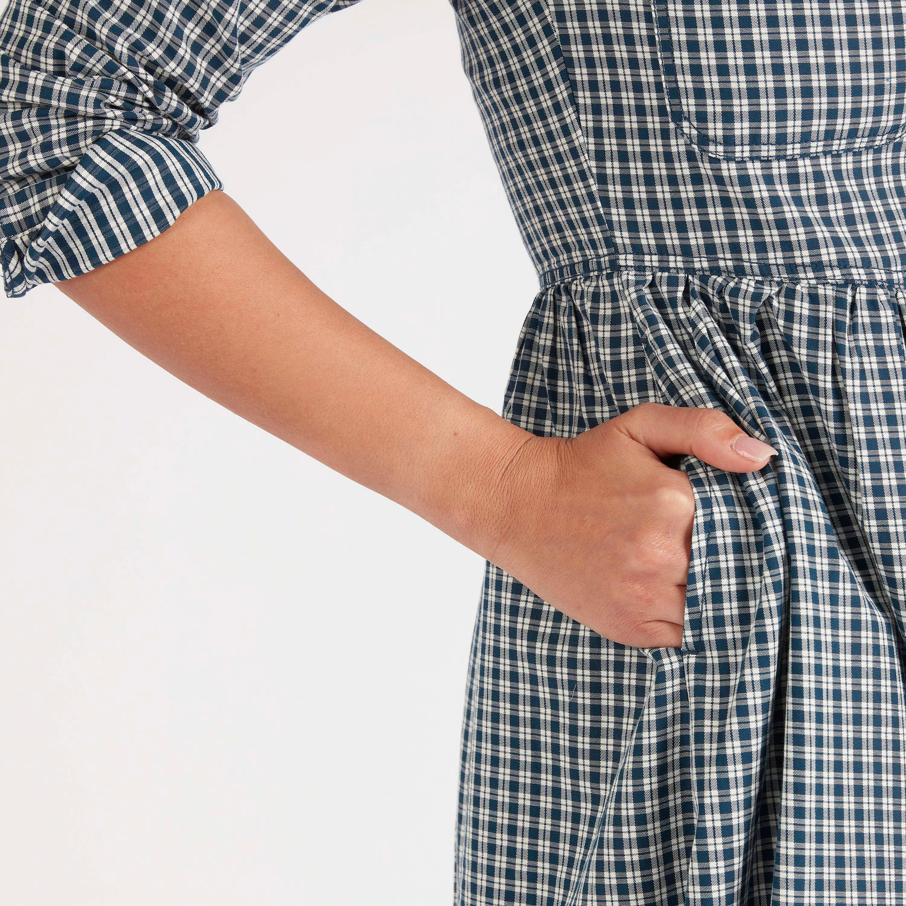 فستان قميص كاروهات ميدي إيه لاين وجيوب بطيّة-women-clothing-dresses-image-7