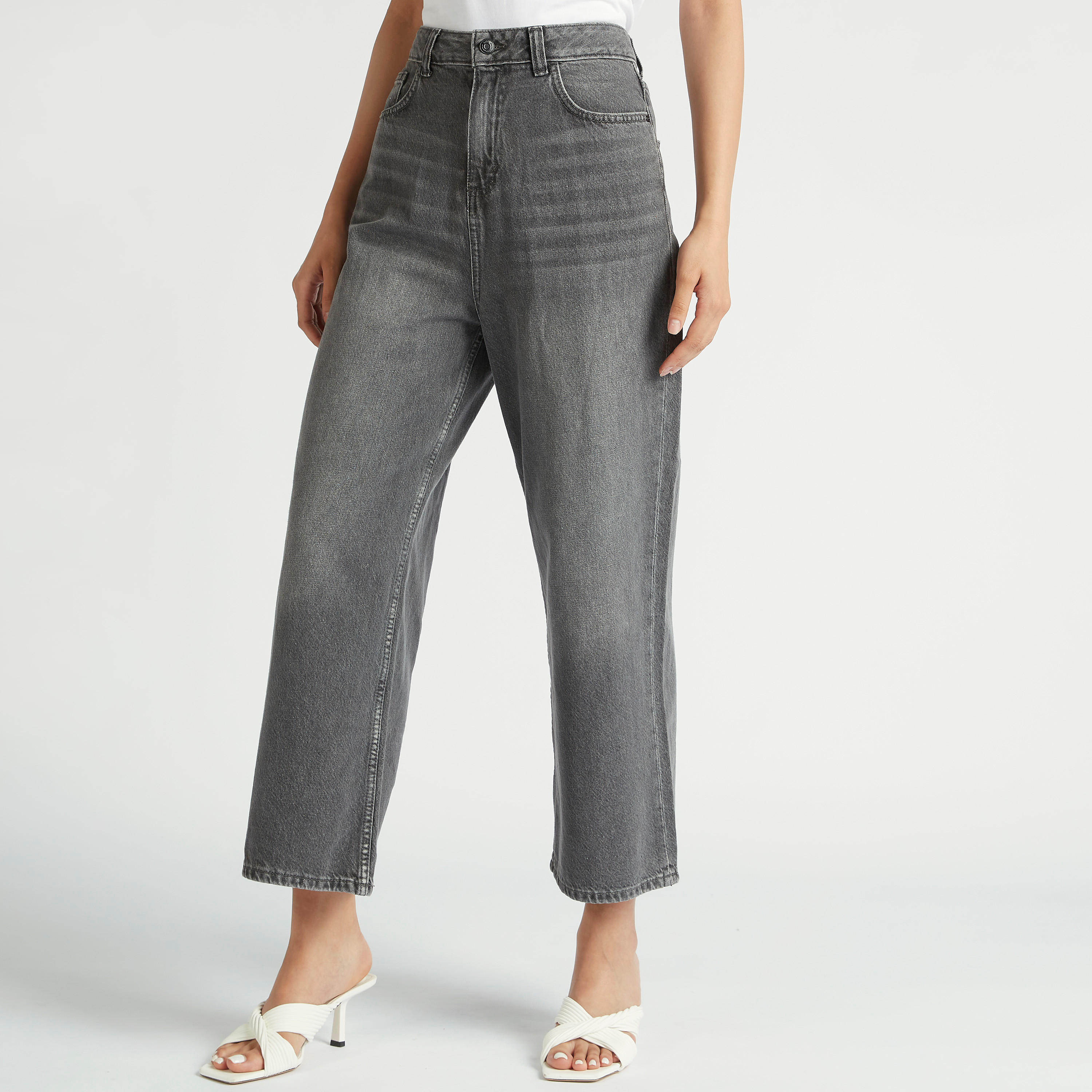 بنطلون جينز سادة قصير بزر إغلاق وجيوب-women-clothing-bottoms-jeans-image-5