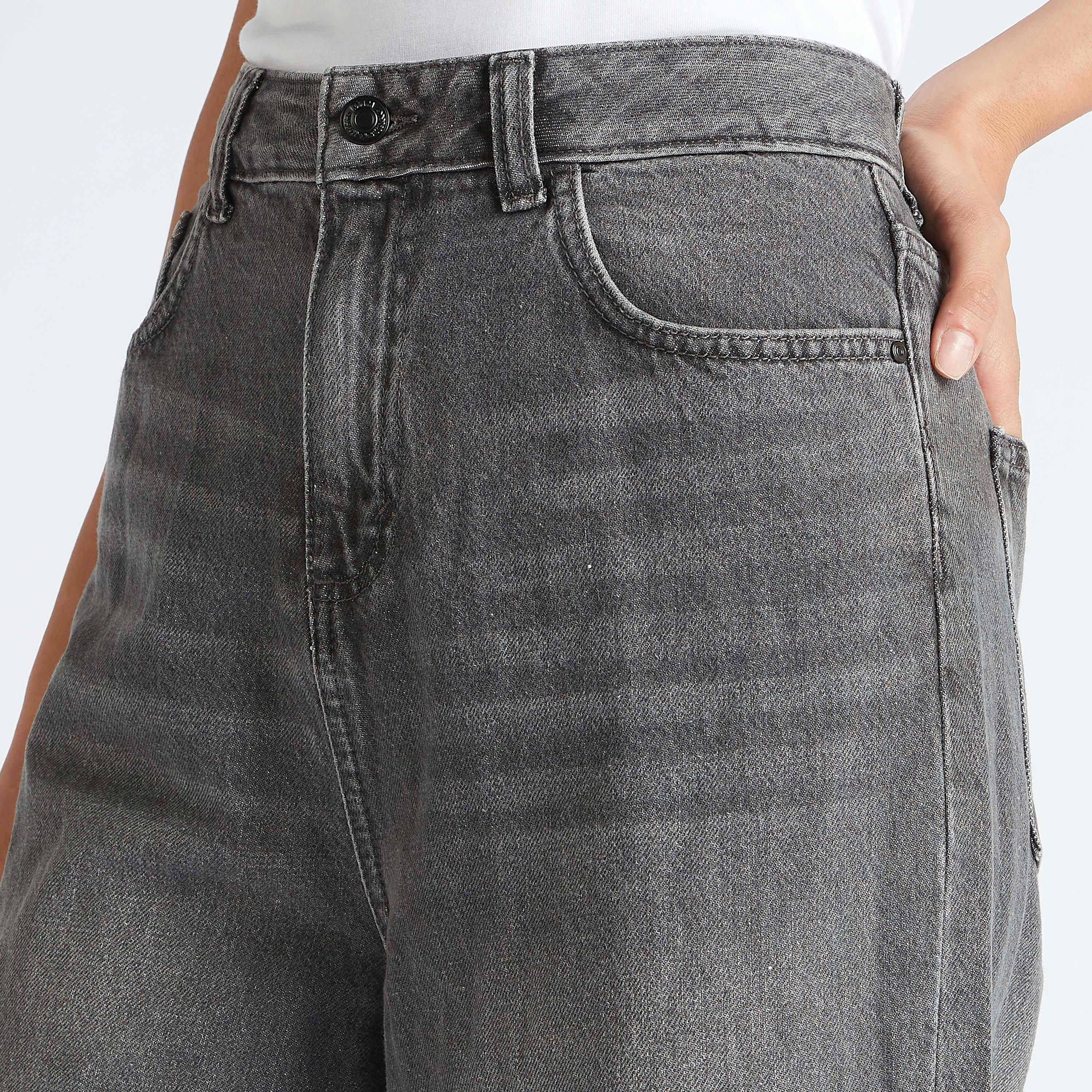 بنطلون جينز سادة قصير بزر إغلاق وجيوب-women-clothing-bottoms-jeans-image-3