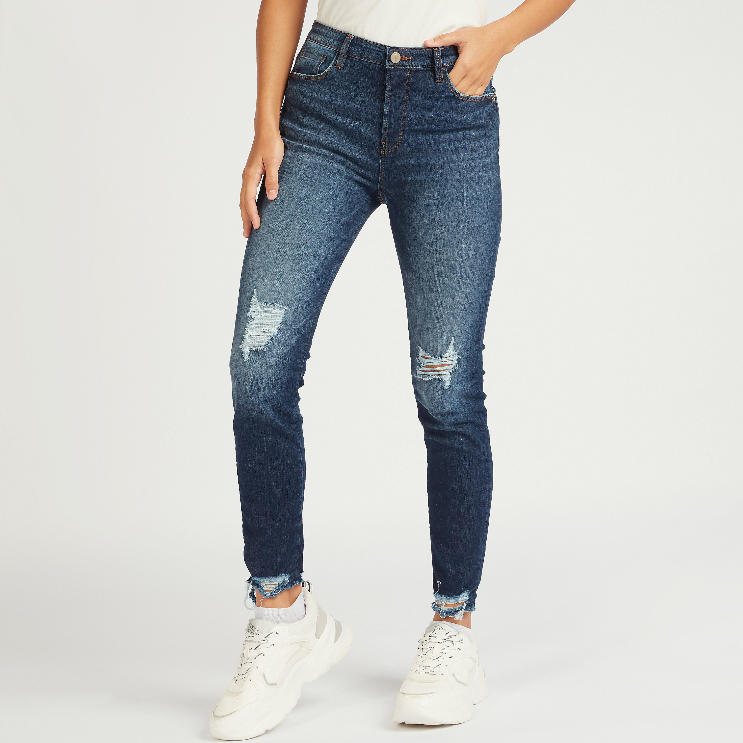 بنطلون جينز مضلّع بقصّة سوبر سكيني وزر إغلاق-women-clothing-bottoms-jeans-image-1