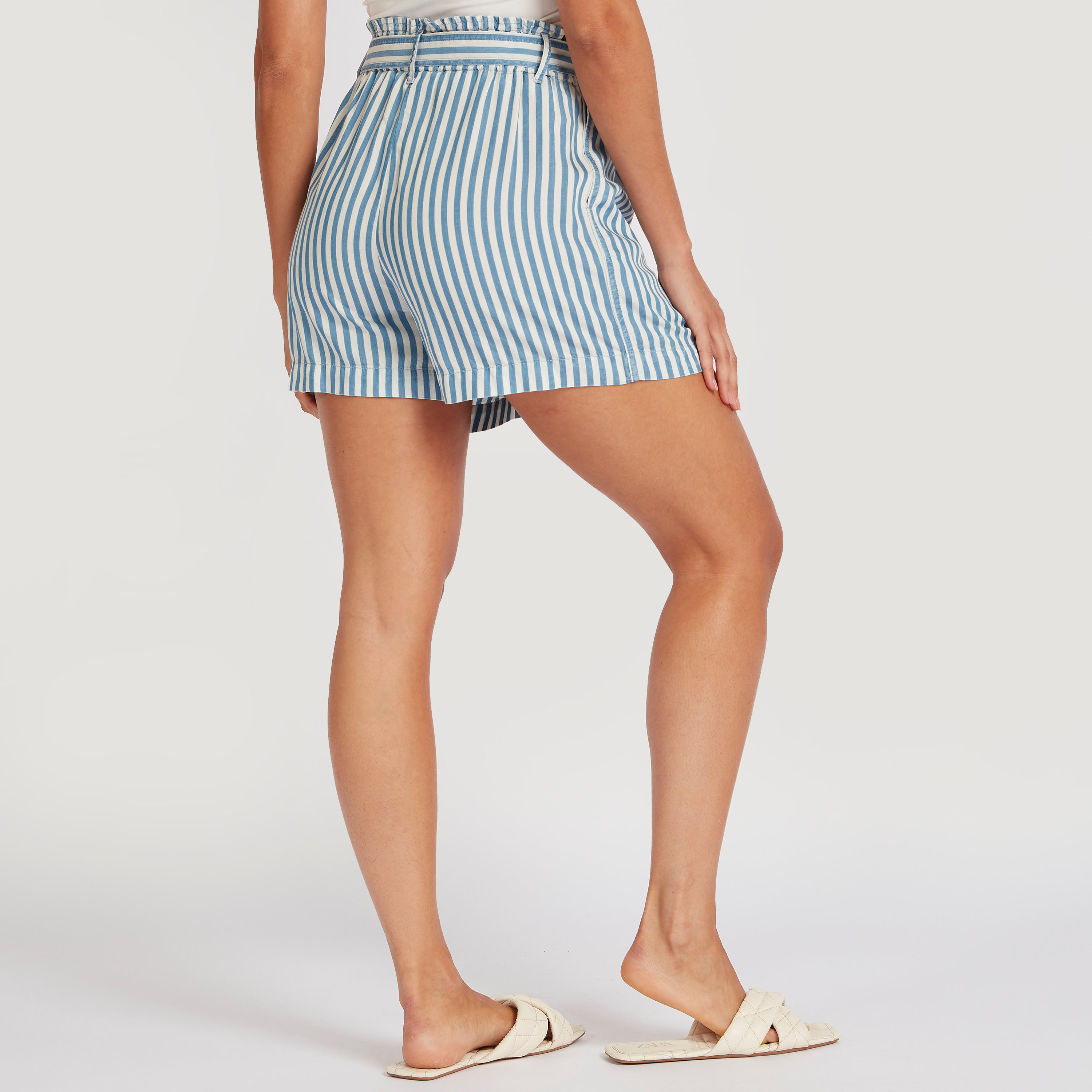 شورت مرتفع مخطط مع ربط وإغلاق بأزرار-women-clothing-bottoms-shorts-image-4
