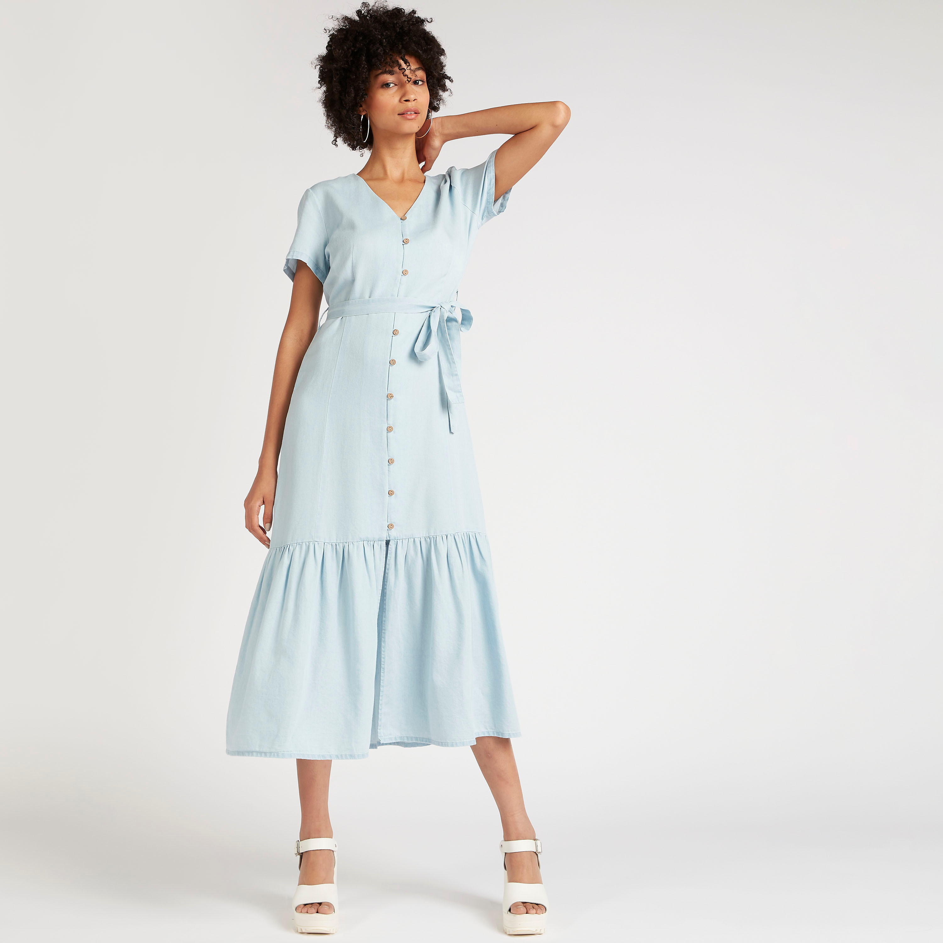 فستان دنيم ميدي إيه لاين بحزام وأكمام قصيرة-women-clothing-dresses-image-1