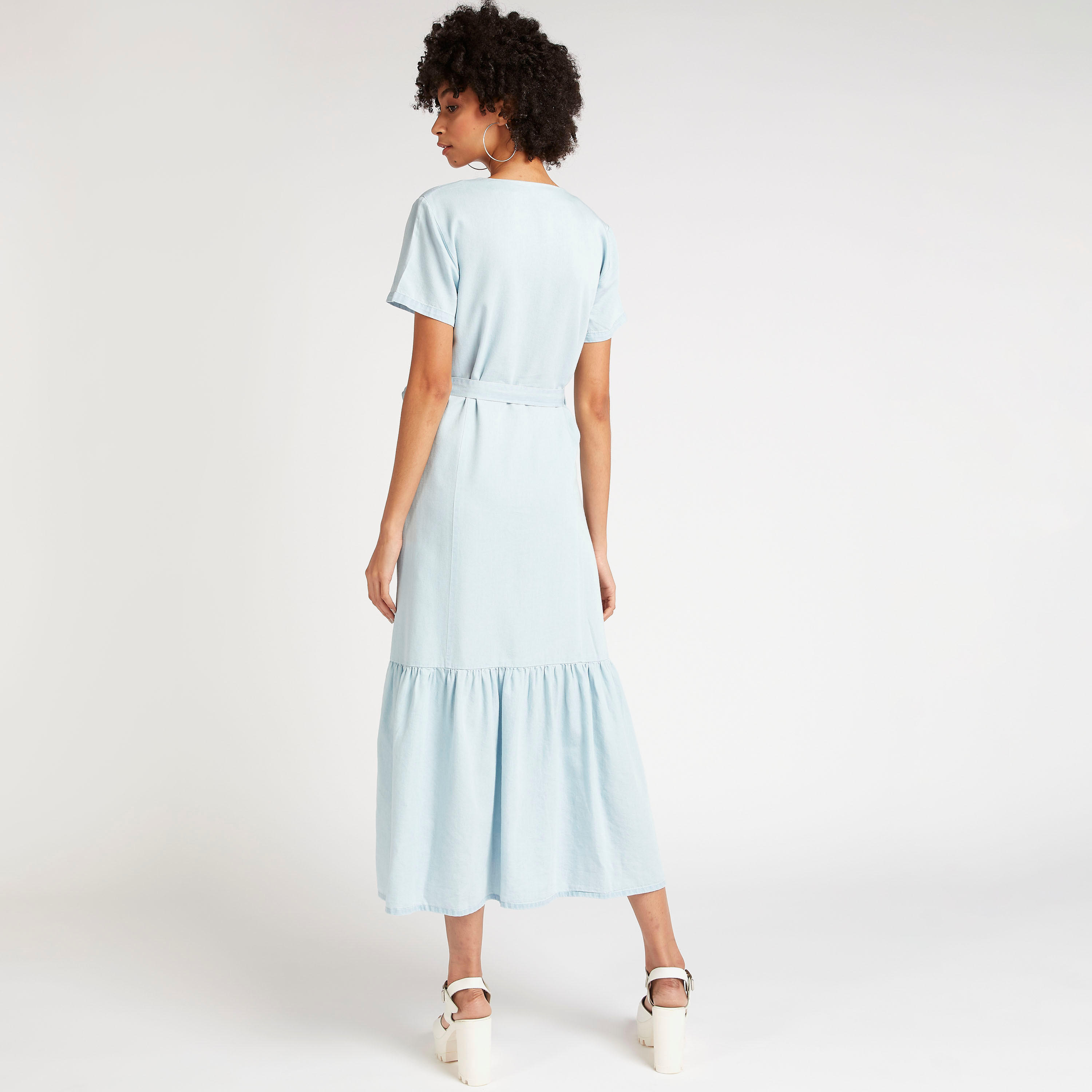 فستان دنيم ميدي إيه لاين بحزام وأكمام قصيرة-women-clothing-dresses-image-3