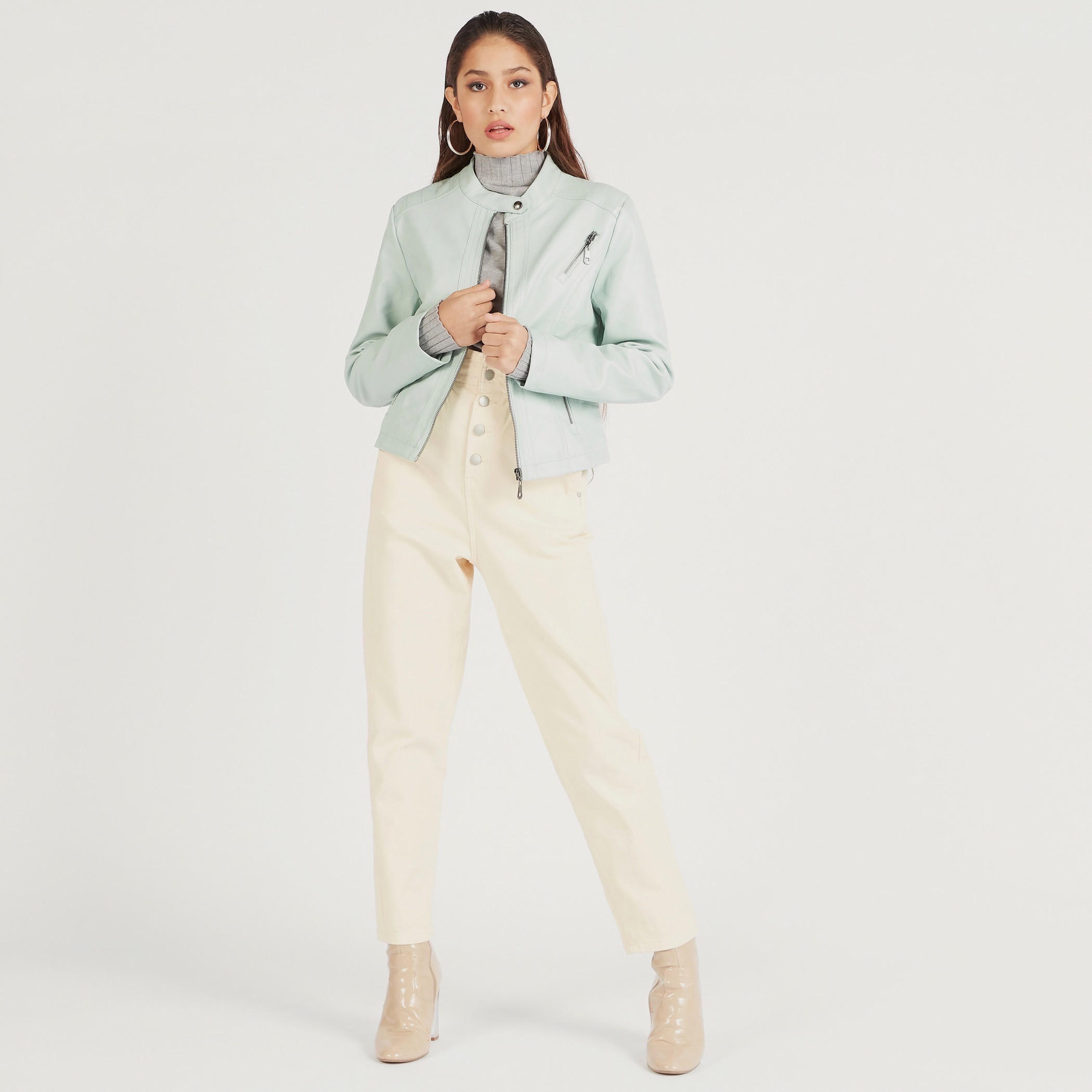 بنطلون جينز سادة بخصر متوسّط الارتفاع وزر إغلاق وجيوب-women-clothing-bottoms-jeans-image-3